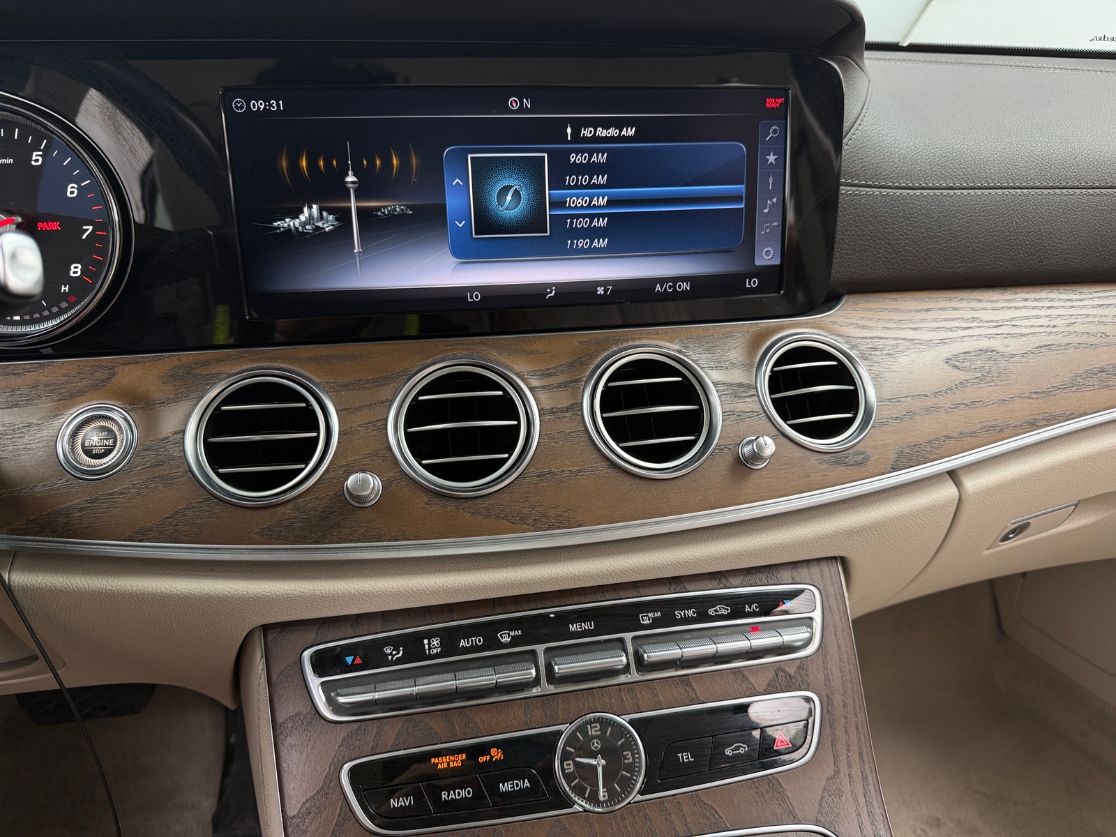 Thumbnail: 2018 Mercedes-Benz E-Class - 3