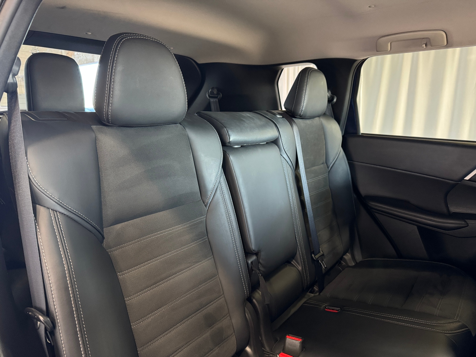 Thumbnail: 2024 Mitsubishi Outlander - 5