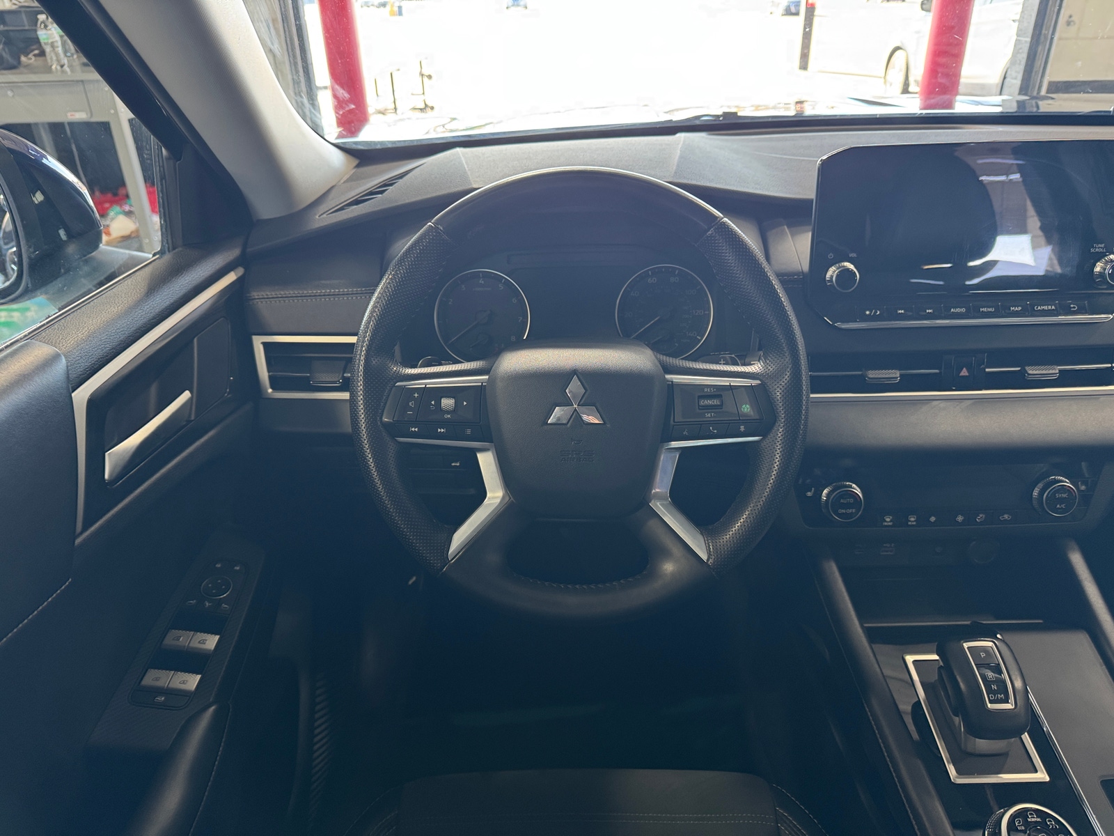 Thumbnail: 2024 Mitsubishi Outlander - 4