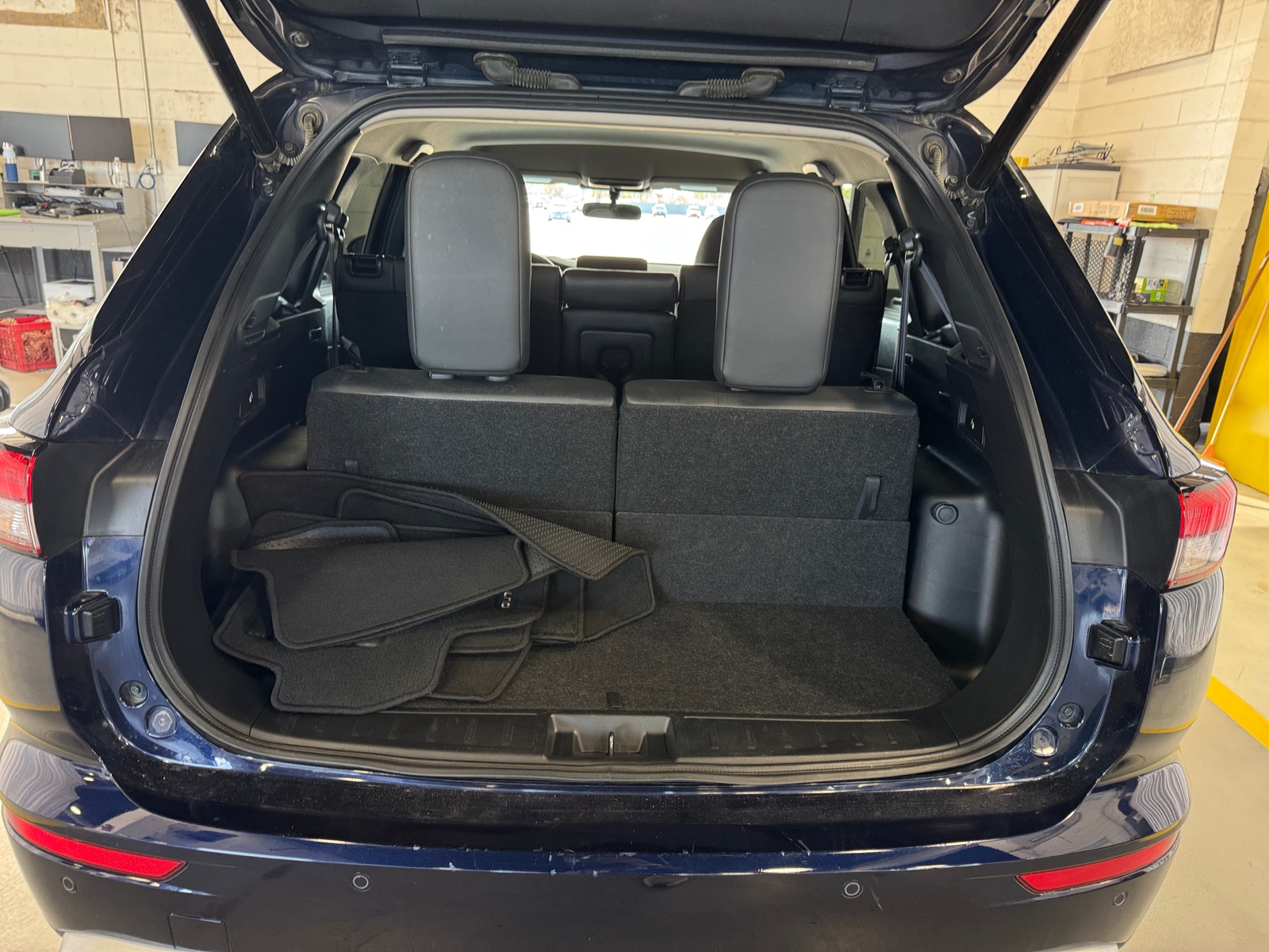 Thumbnail: 2024 Mitsubishi Outlander - 6