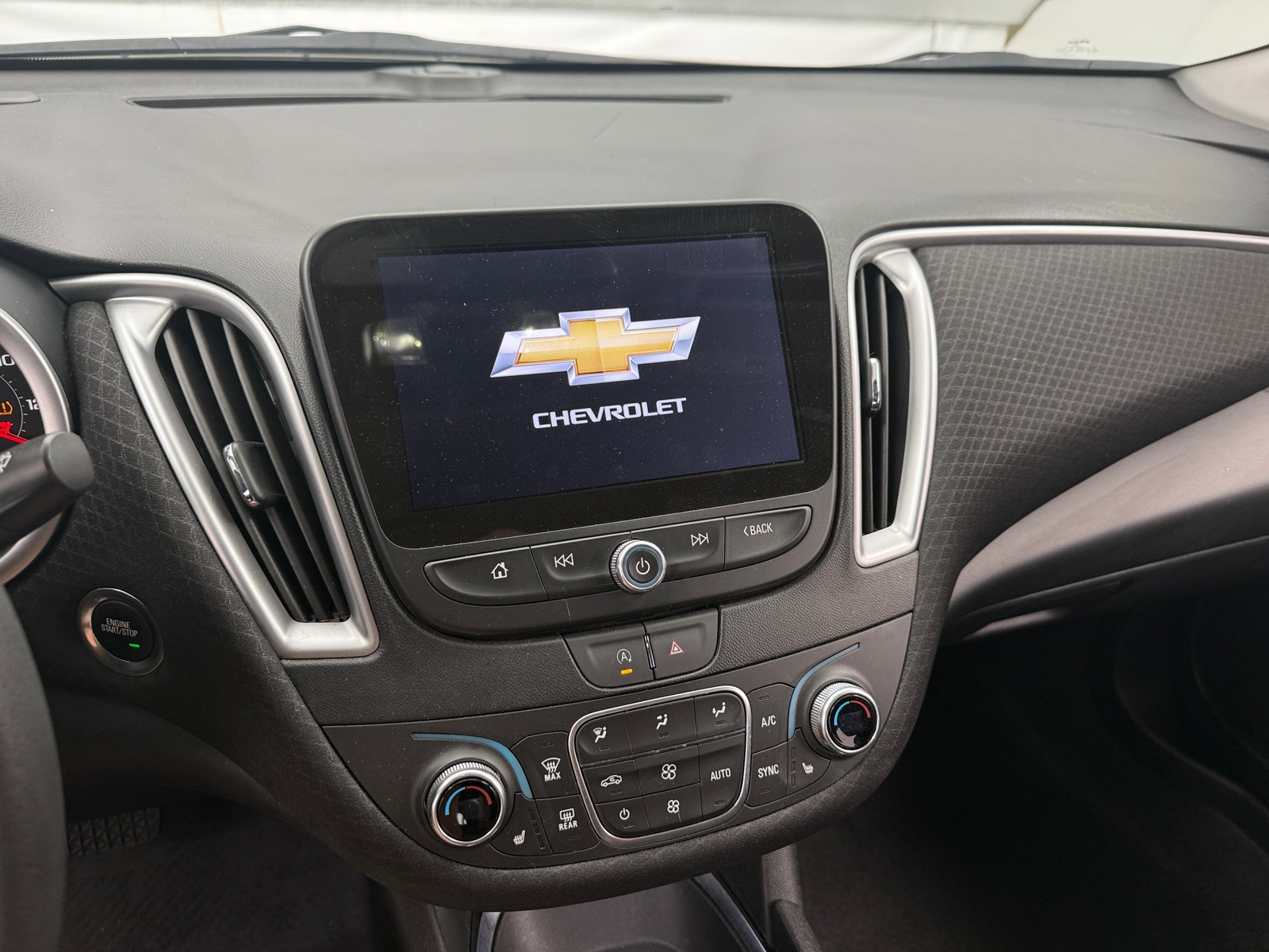 Thumbnail: 2024 Chevrolet Malibu - 4