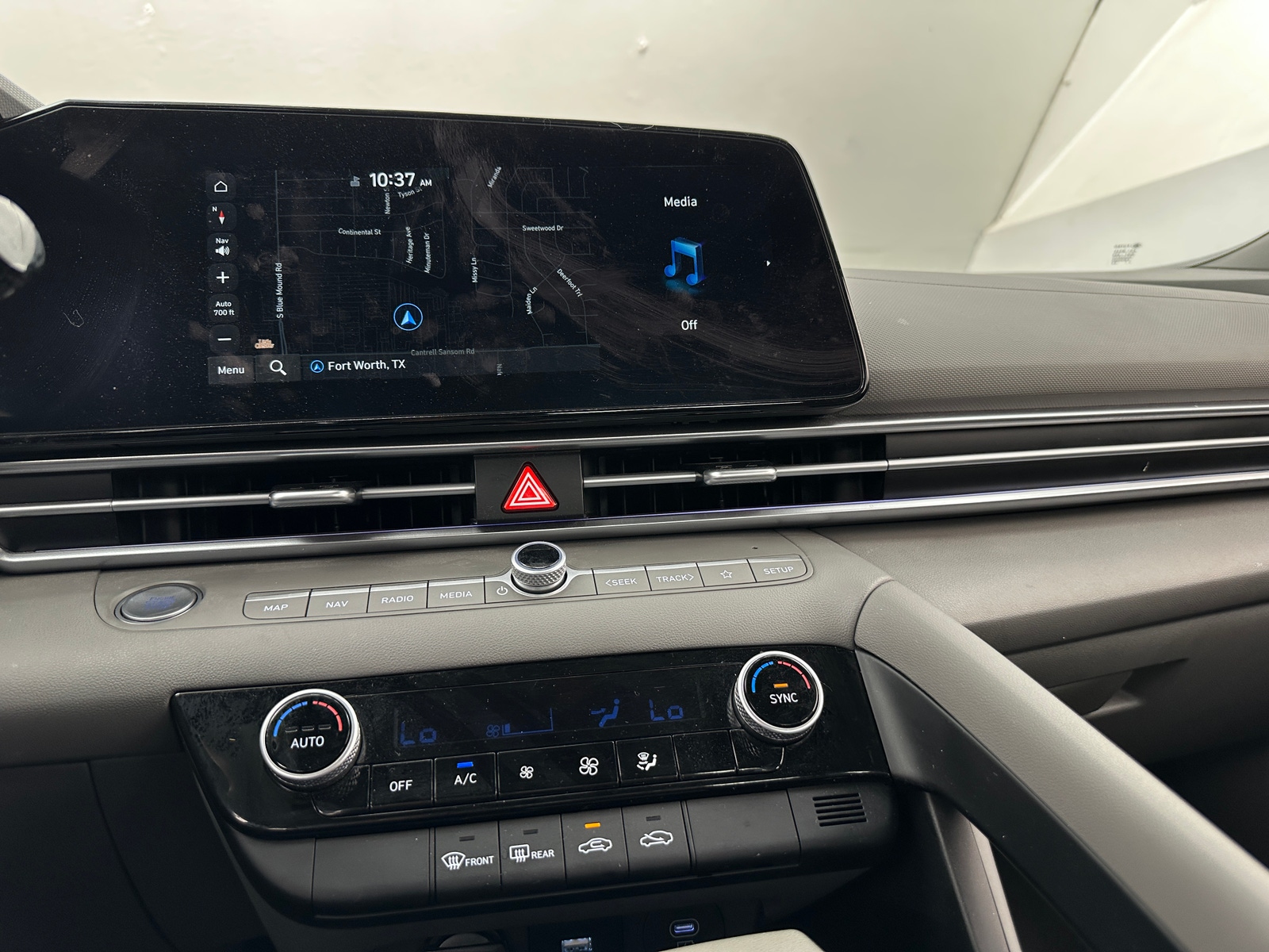 Thumbnail: 2024 Hyundai Elantra - 4