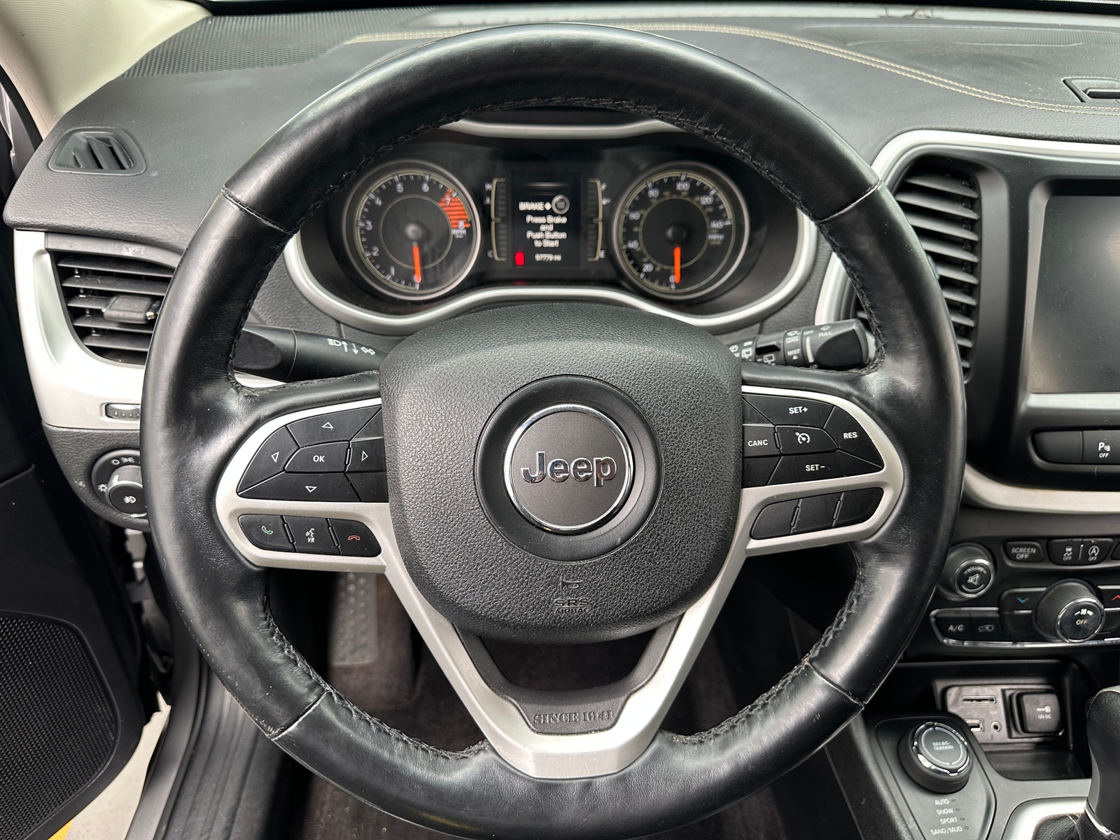 Thumbnail: 2018 Jeep Cherokee - 5