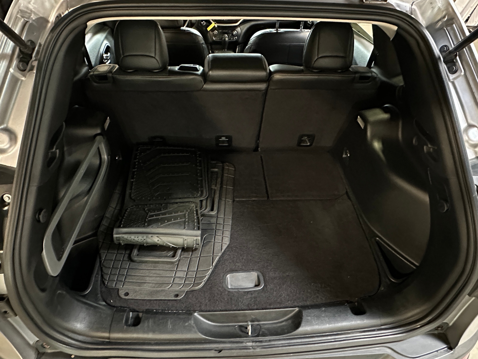 Thumbnail: 2018 Jeep Cherokee - 7