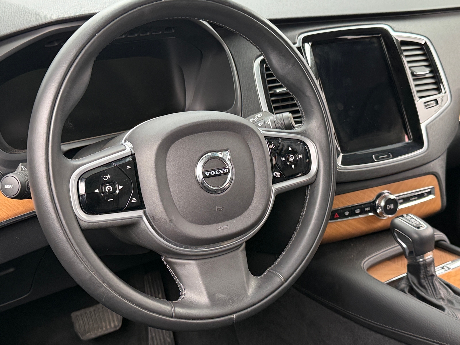 Thumbnail: 2021 Volvo XC90 - 4