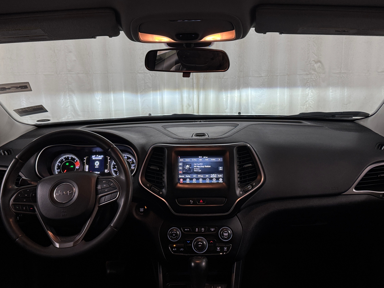 Thumbnail: 2020 Jeep Cherokee - 3