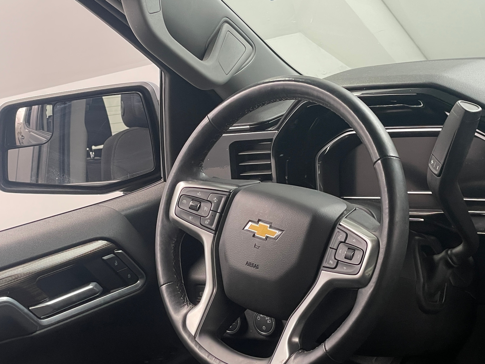 Thumbnail: 2022 Chevrolet Silverado 1500 - 5