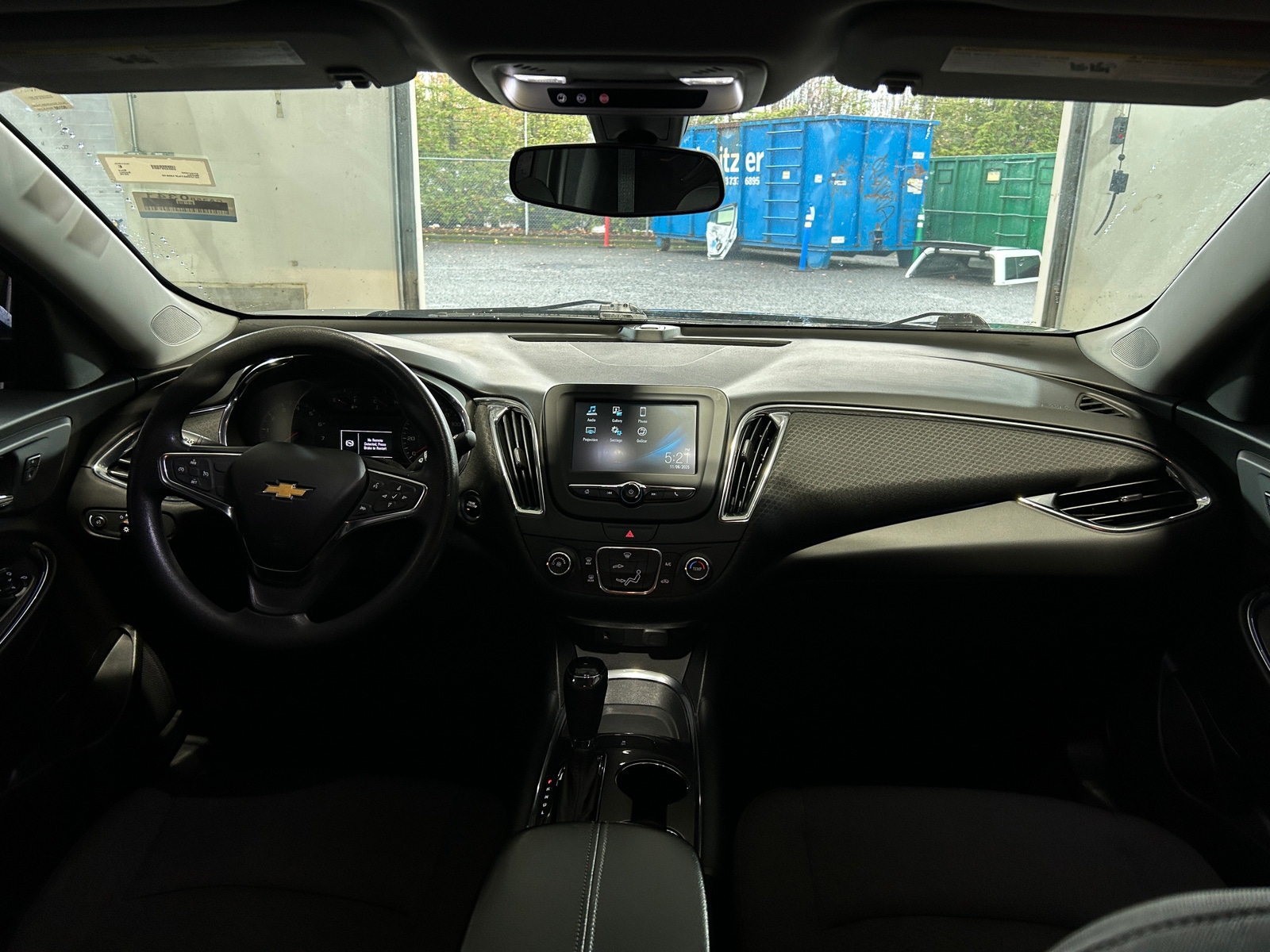 Thumbnail: 2018 Chevrolet Malibu - 3