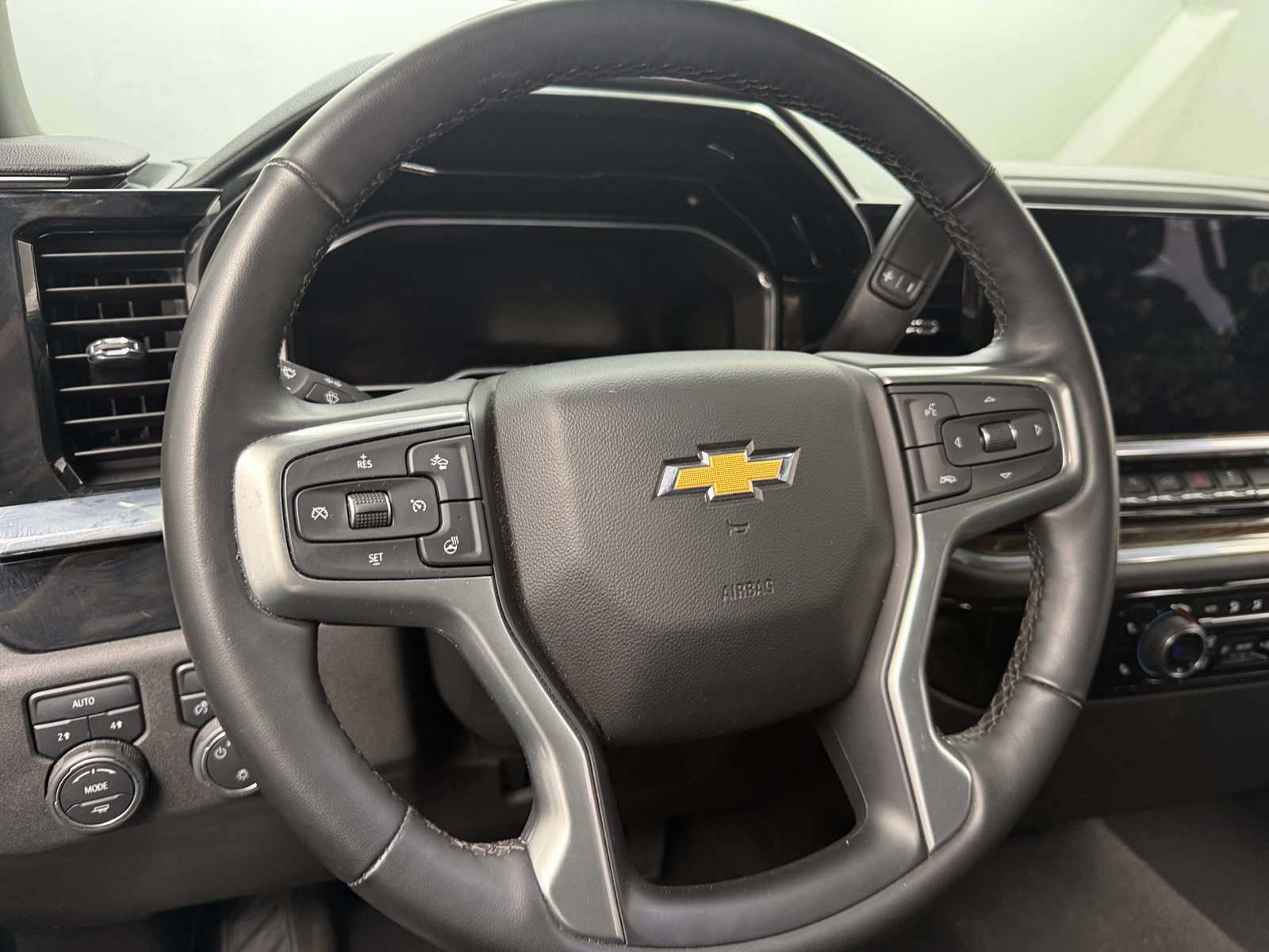 Thumbnail: 2024 Chevrolet Silverado 1500 - 5