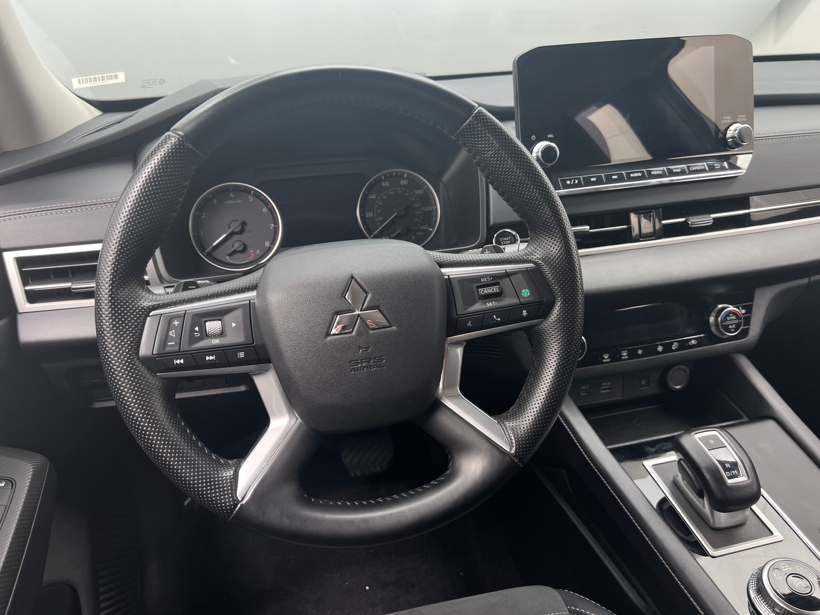 Thumbnail: 2024 Mitsubishi Outlander - 4