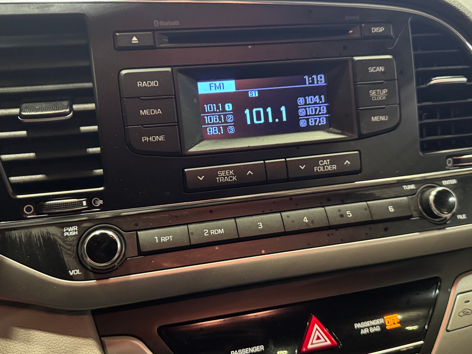 Thumbnail: 2017 Hyundai Elantra - 4