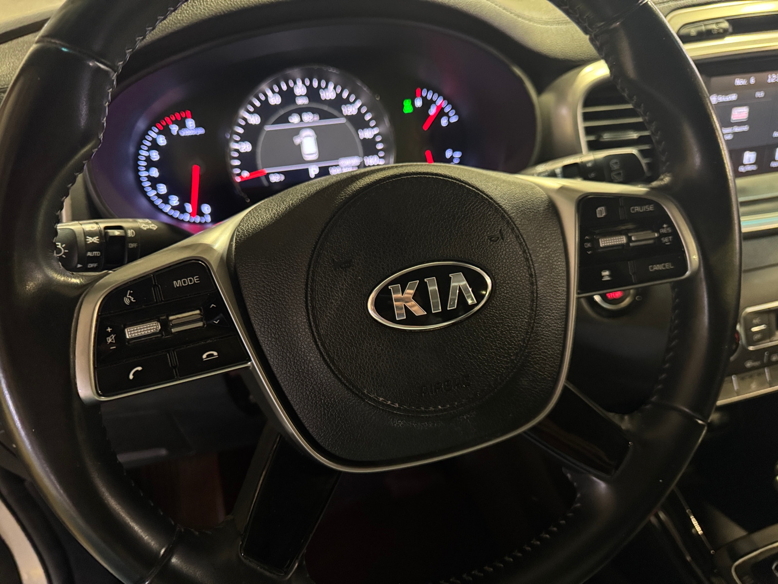 Thumbnail: 2019 Kia Sorento - 4