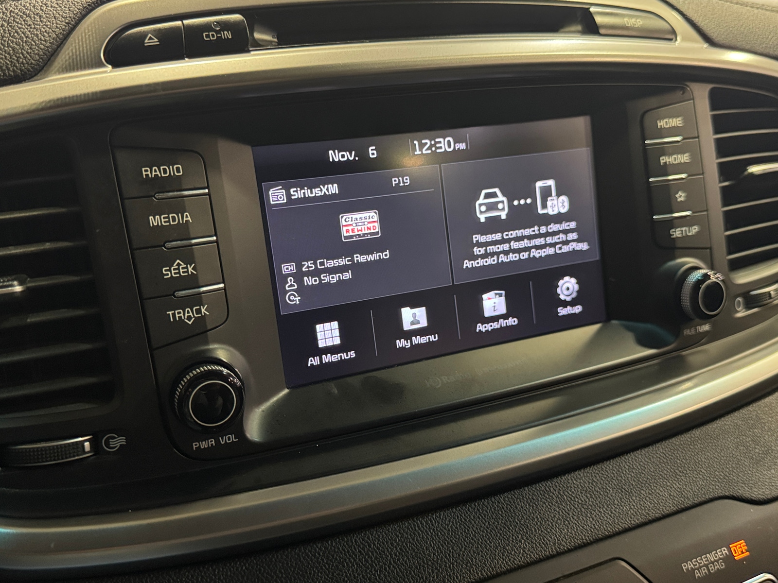 Thumbnail: 2019 Kia Sorento - 3