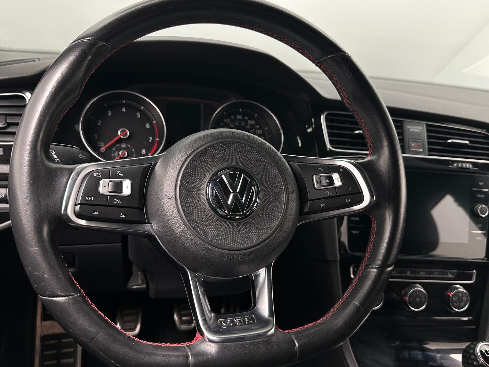 Thumbnail: 2018 Volkswagen Golf - 5