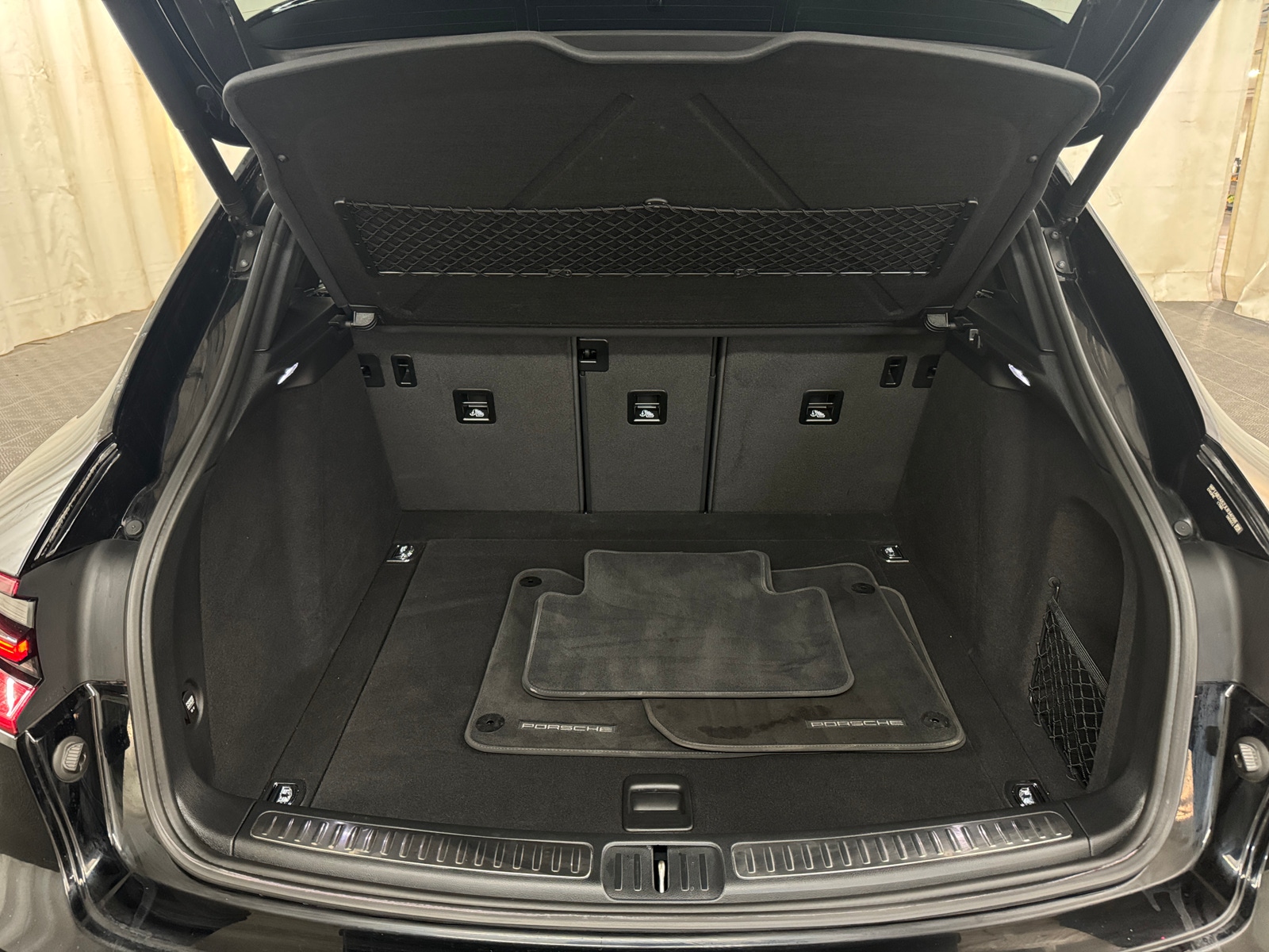 Thumbnail: 2018 Porsche Macan - 6