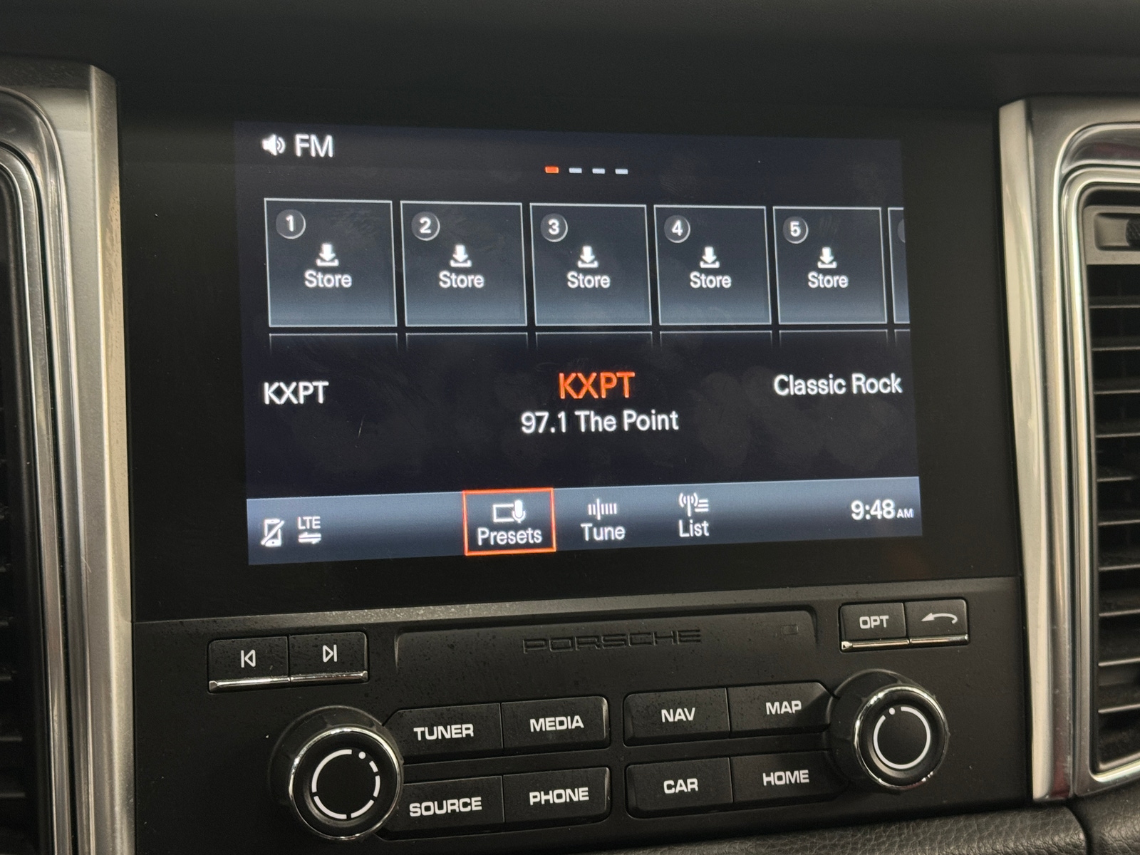 Thumbnail: 2018 Porsche Macan - 3