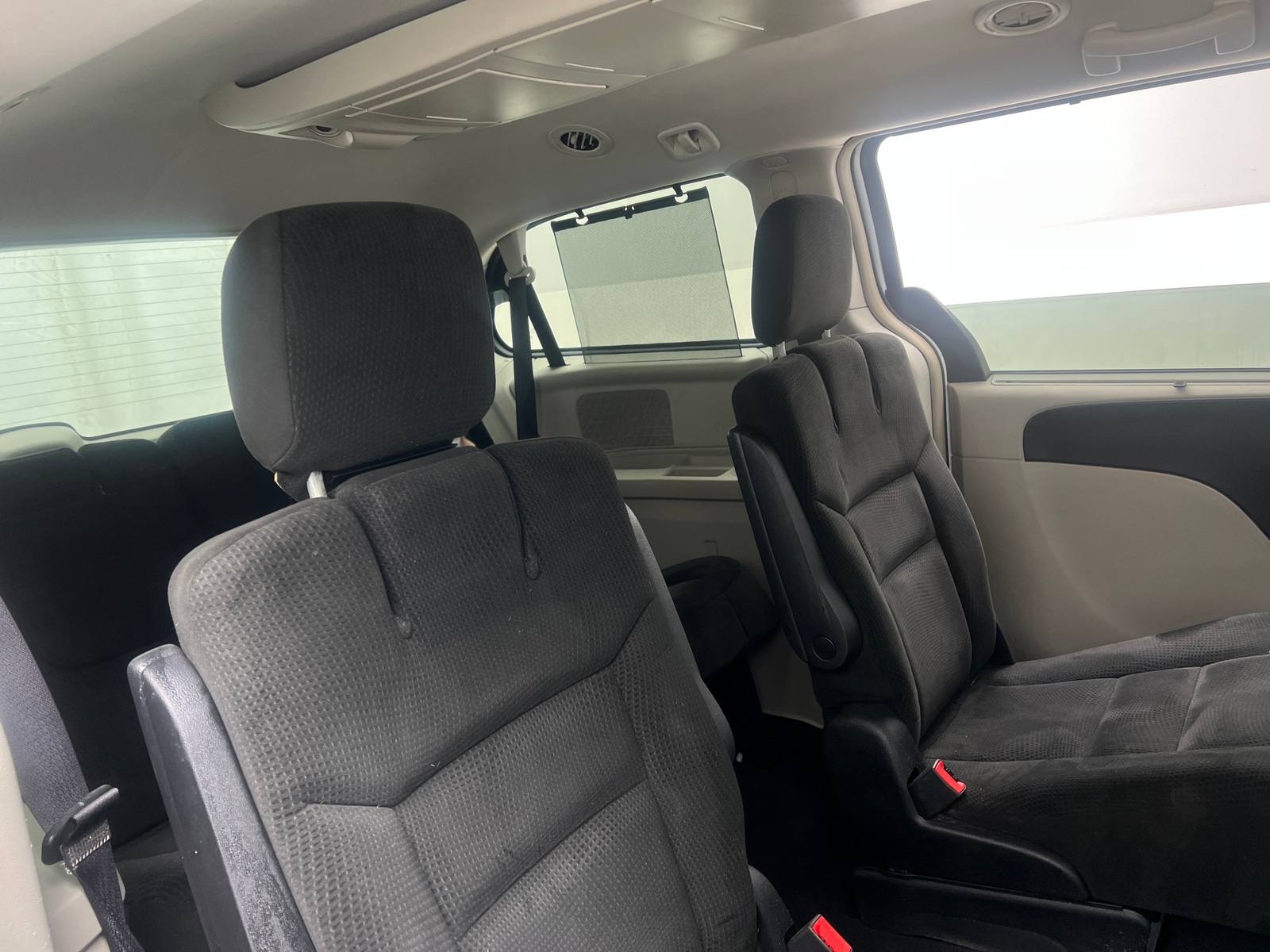 Thumbnail: 2016 Chrysler Town & Country - 5