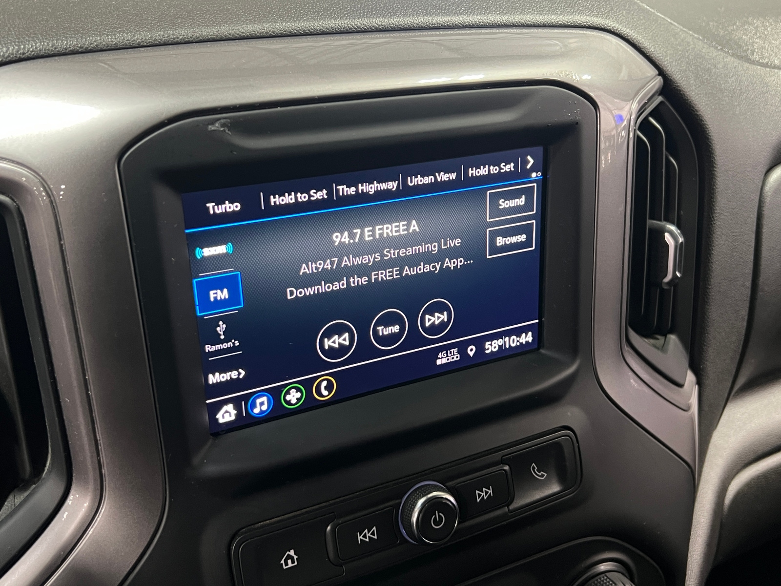 Thumbnail: 2022 Chevrolet Silverado 1500 - 4