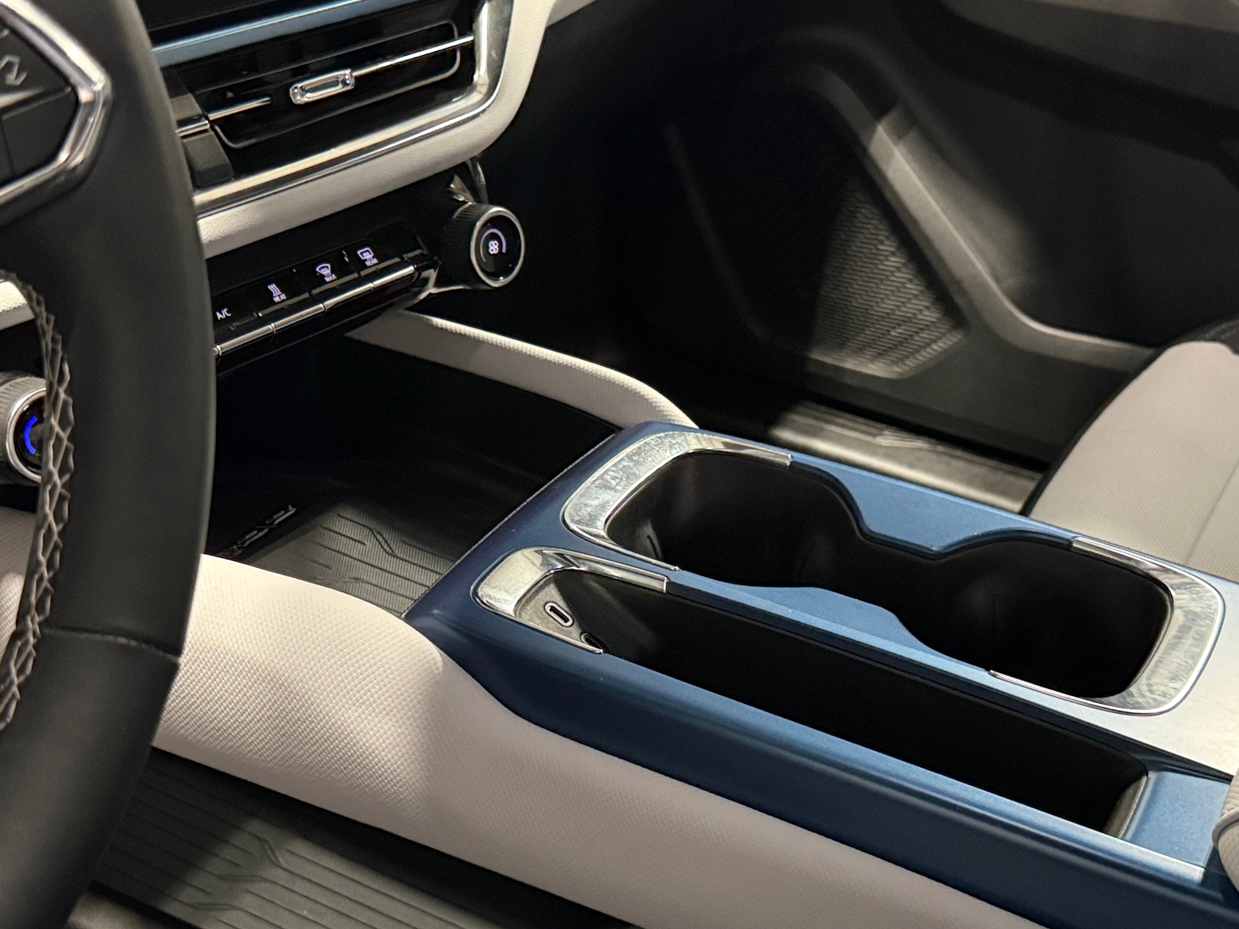 Used 2025 Chevrolet Equinox EV 1LT with VIN 3GN7DNRP7SS196585 for sale in Auburn, WA