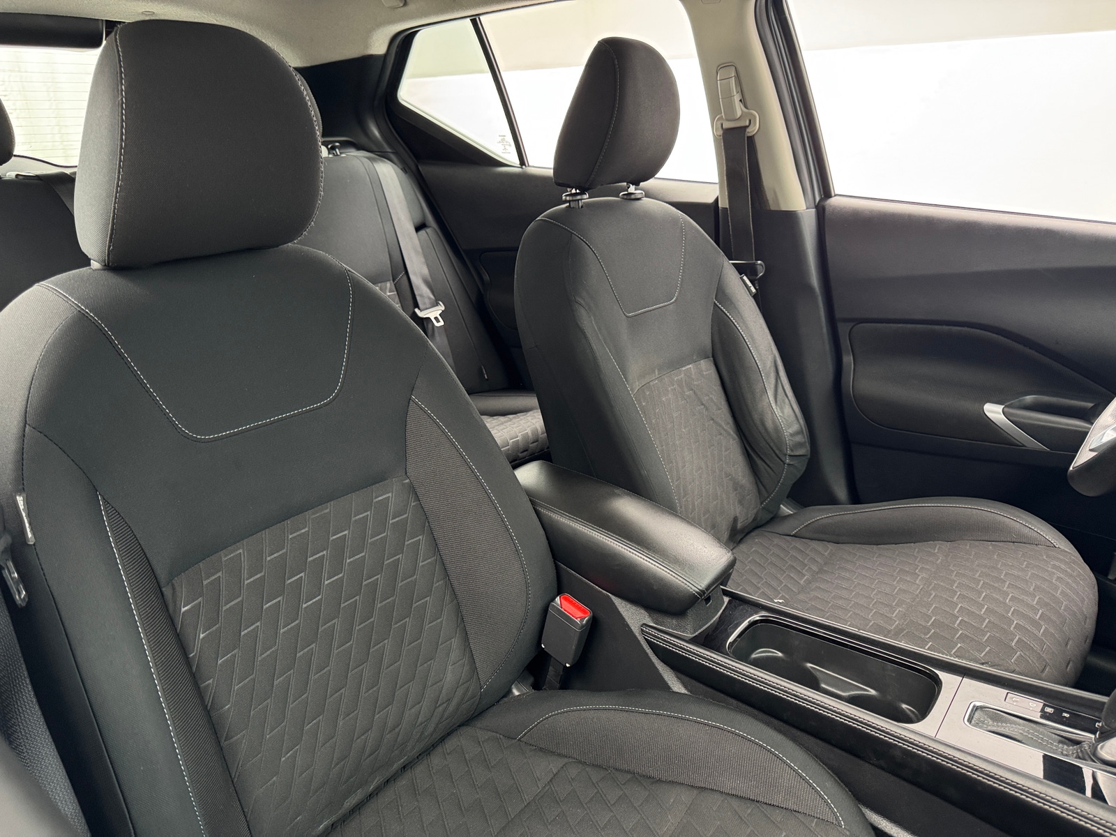 Thumbnail: 2023 Nissan Kicks - 2