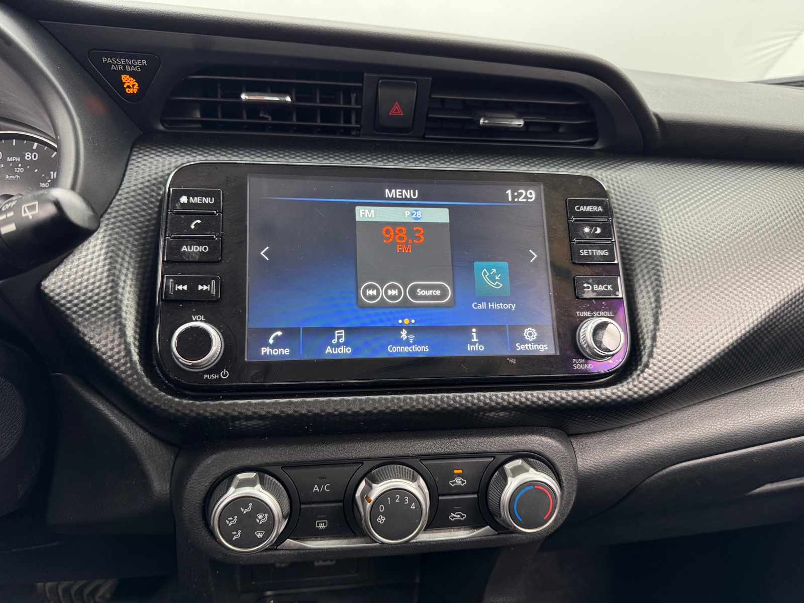 Thumbnail: 2023 Nissan Kicks - 4