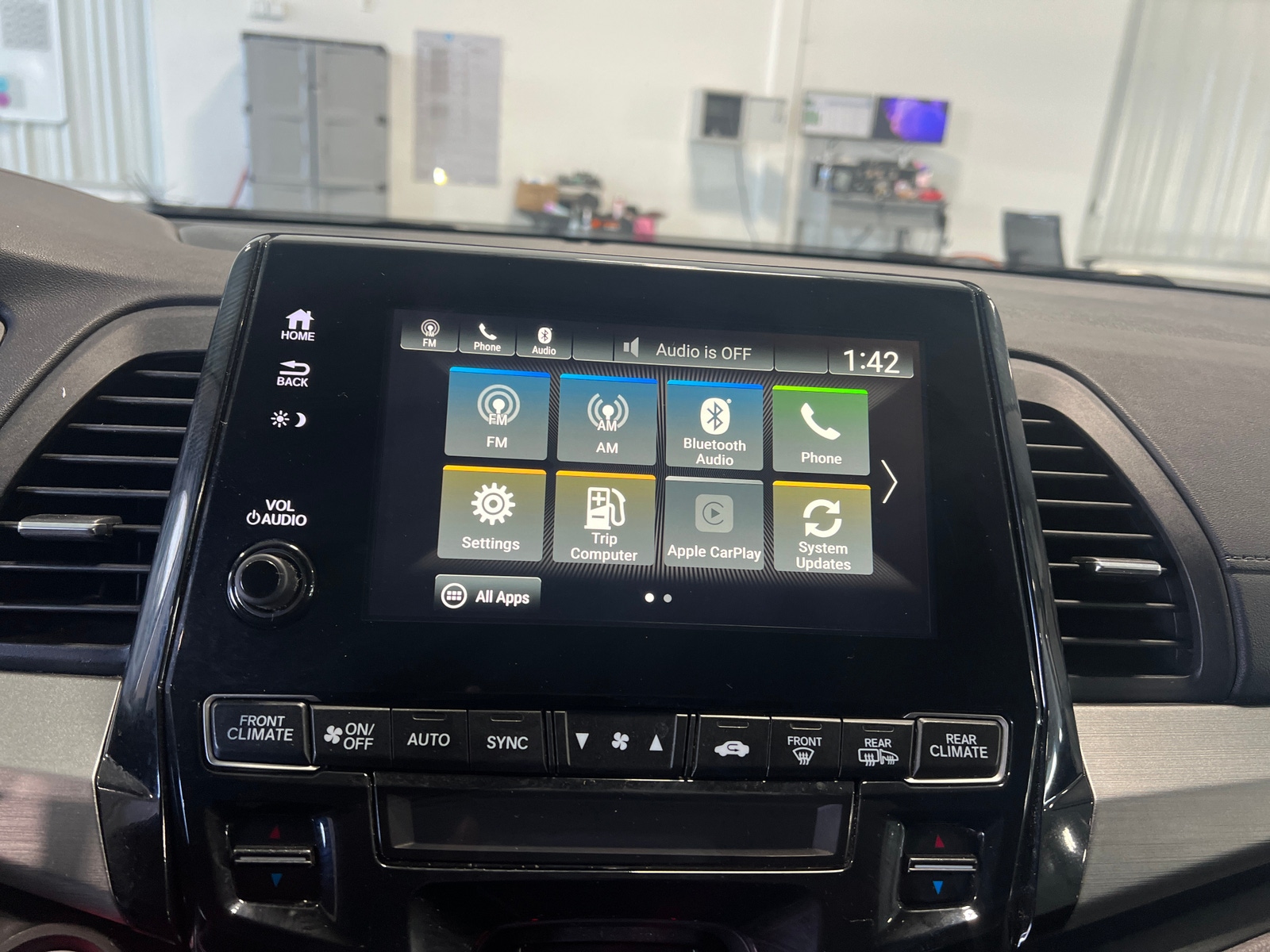 Thumbnail: 2018 Honda Odyssey - 4