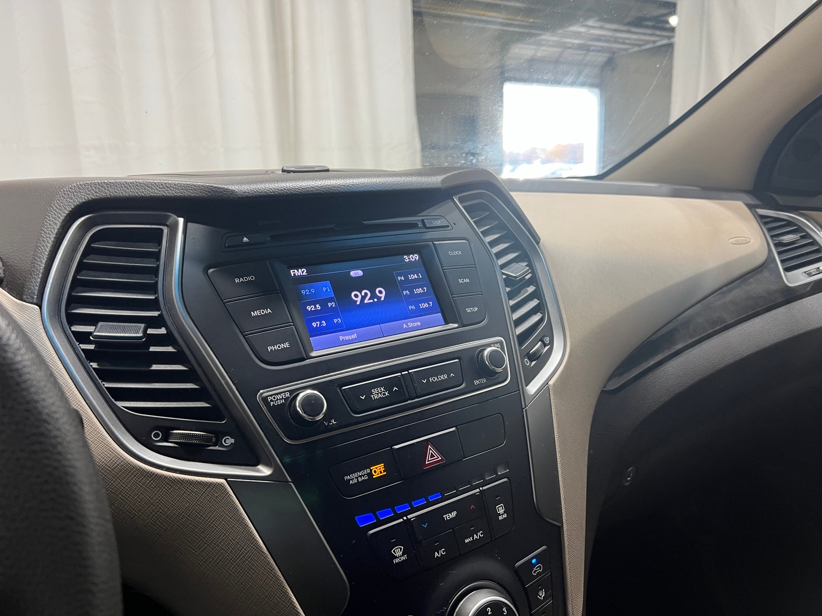 Thumbnail: 2018 Hyundai Santa Fe - 4