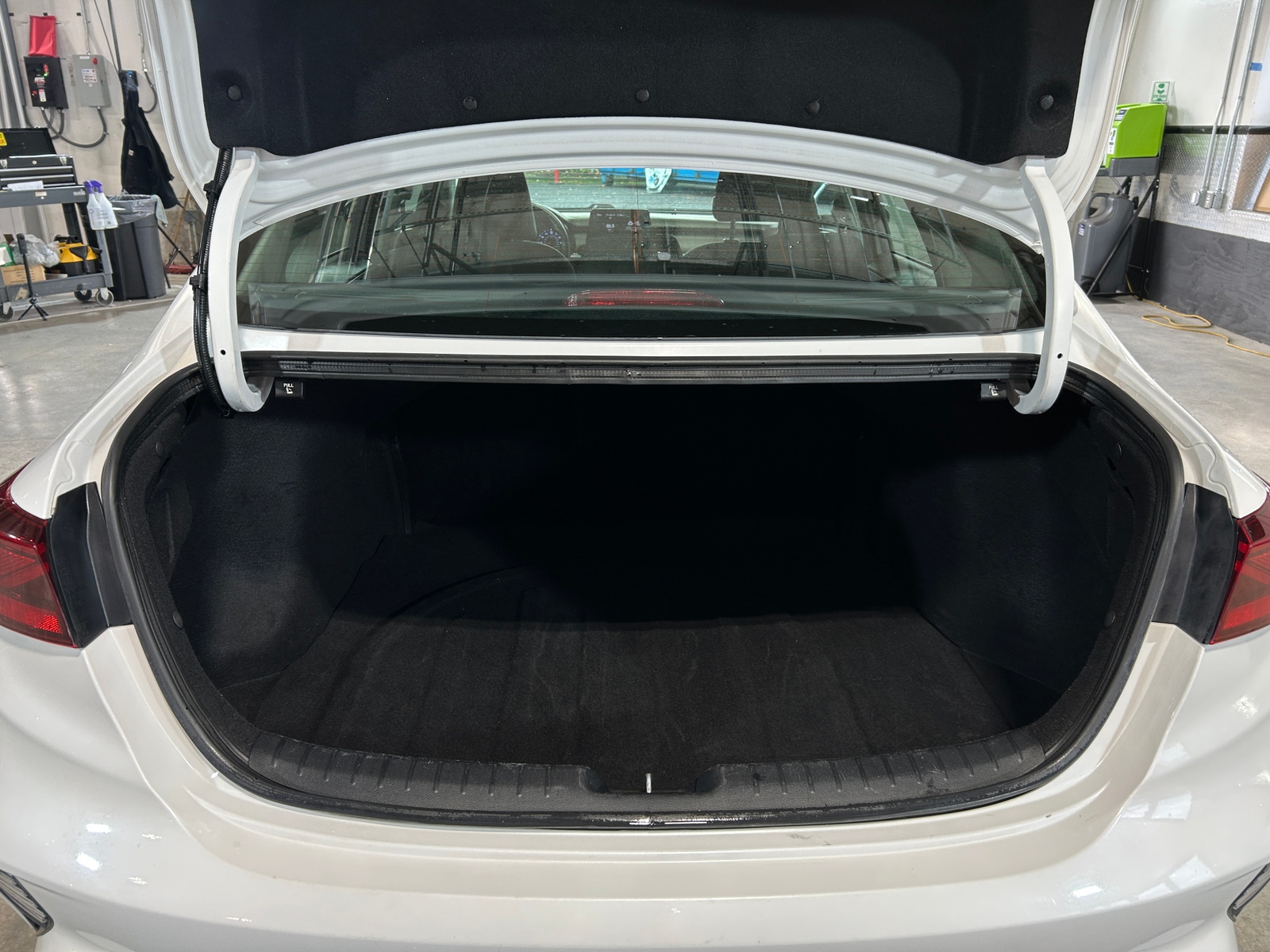 Thumbnail: 2024 Kia Forte - 7