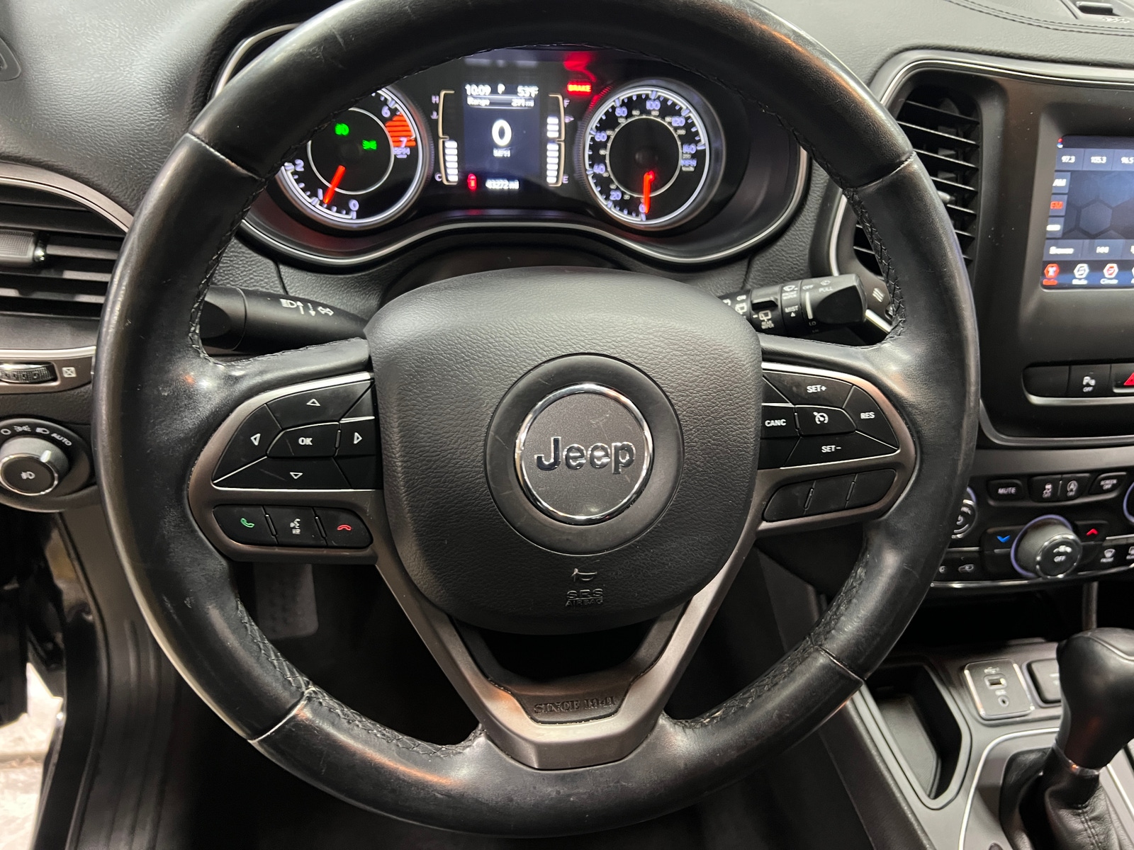 Thumbnail: 2019 Jeep Cherokee - 5