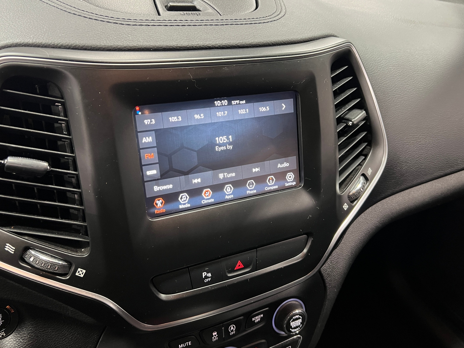 Thumbnail: 2019 Jeep Cherokee - 4