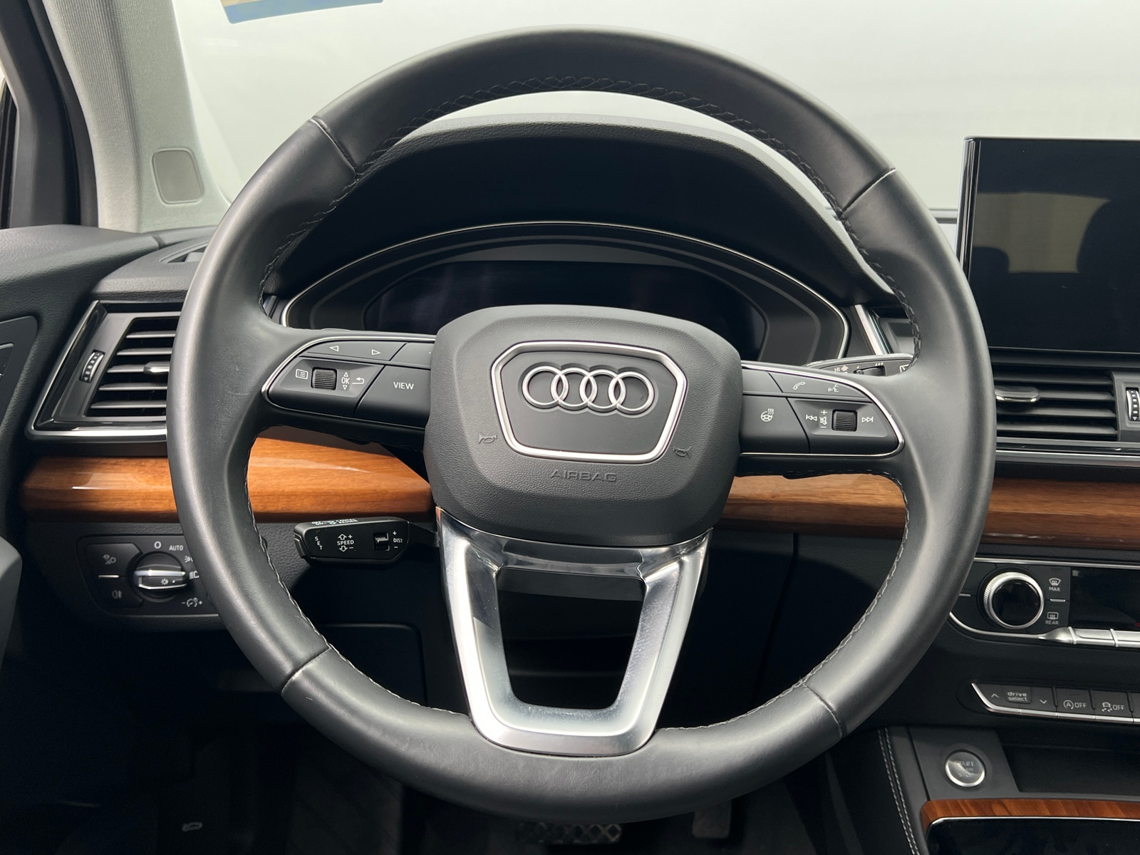 Thumbnail: 2023 Audi Q5 - 4