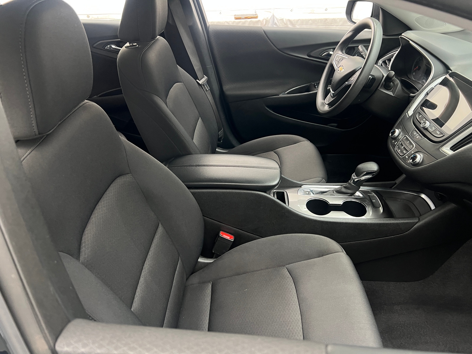 Thumbnail: 2022 Chevrolet Malibu - 2