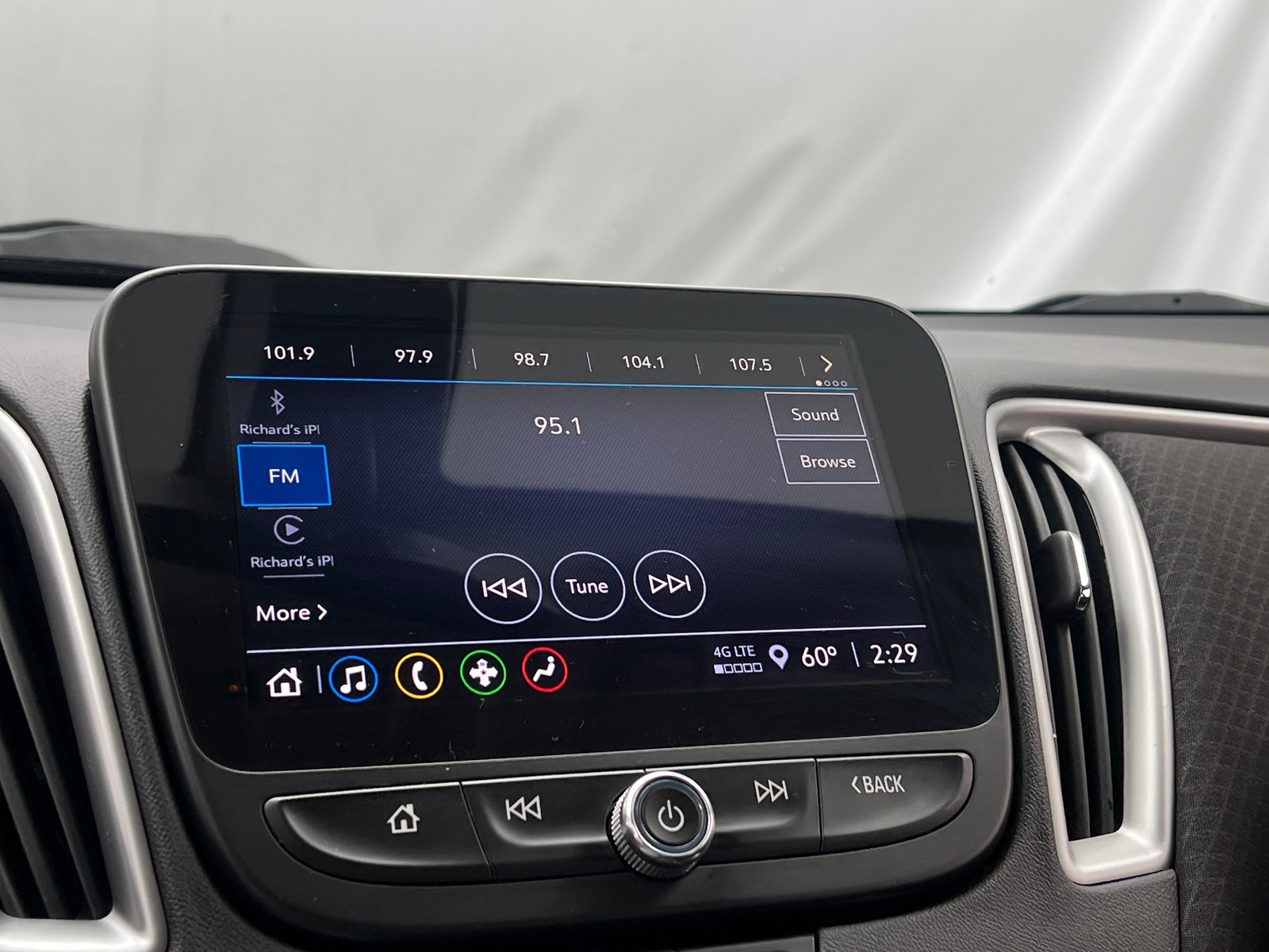 Thumbnail: 2022 Chevrolet Malibu - 4