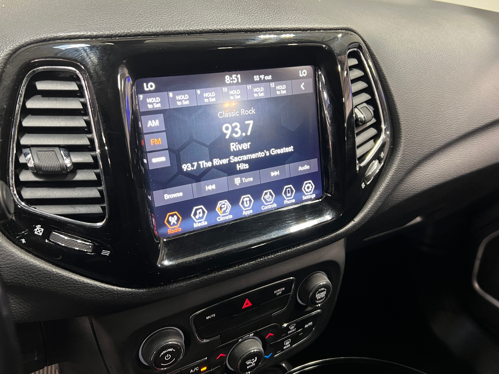 Thumbnail: 2020 Jeep Compass - 3