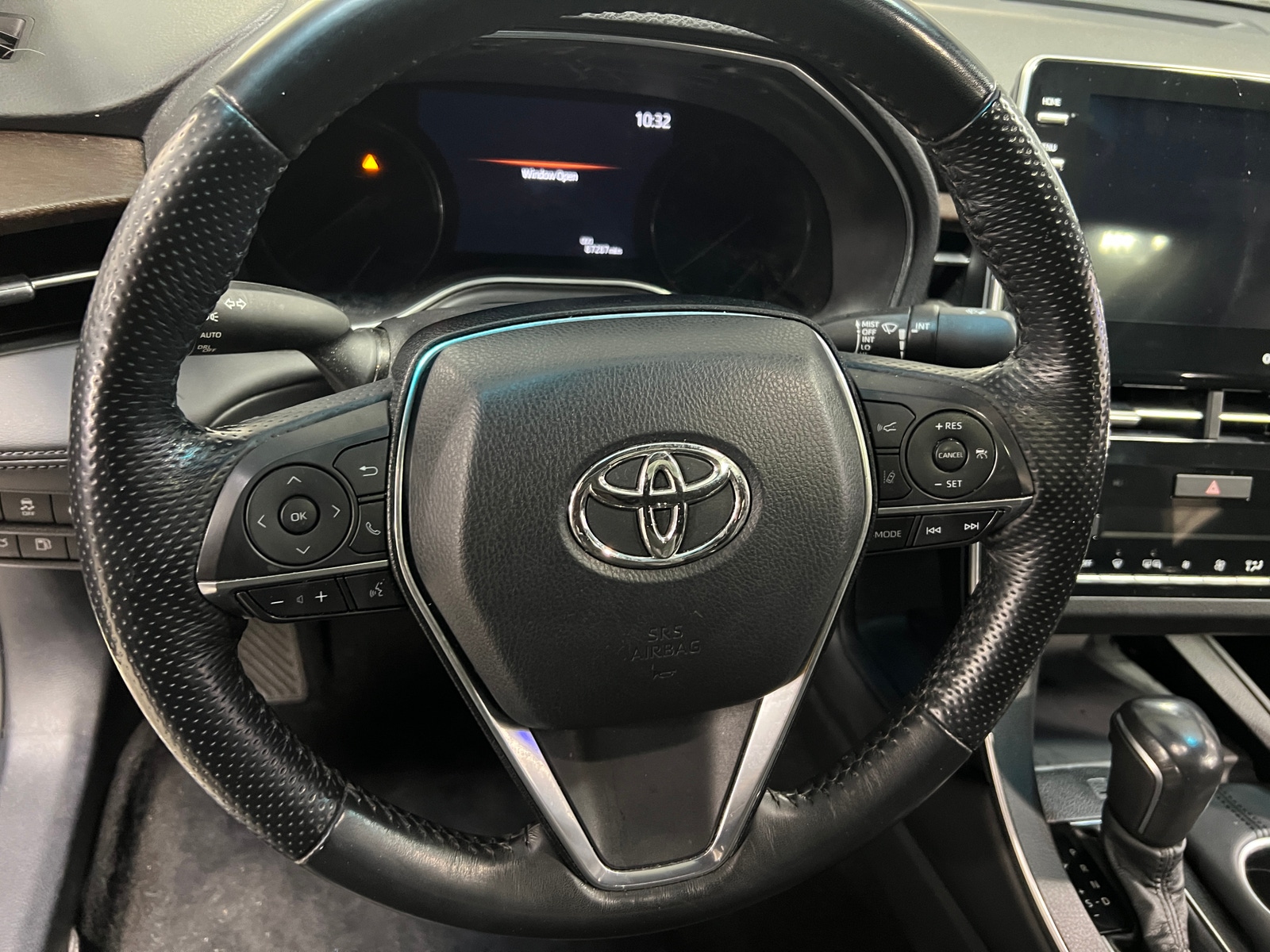 Thumbnail: 2021 Toyota Avalon - 4