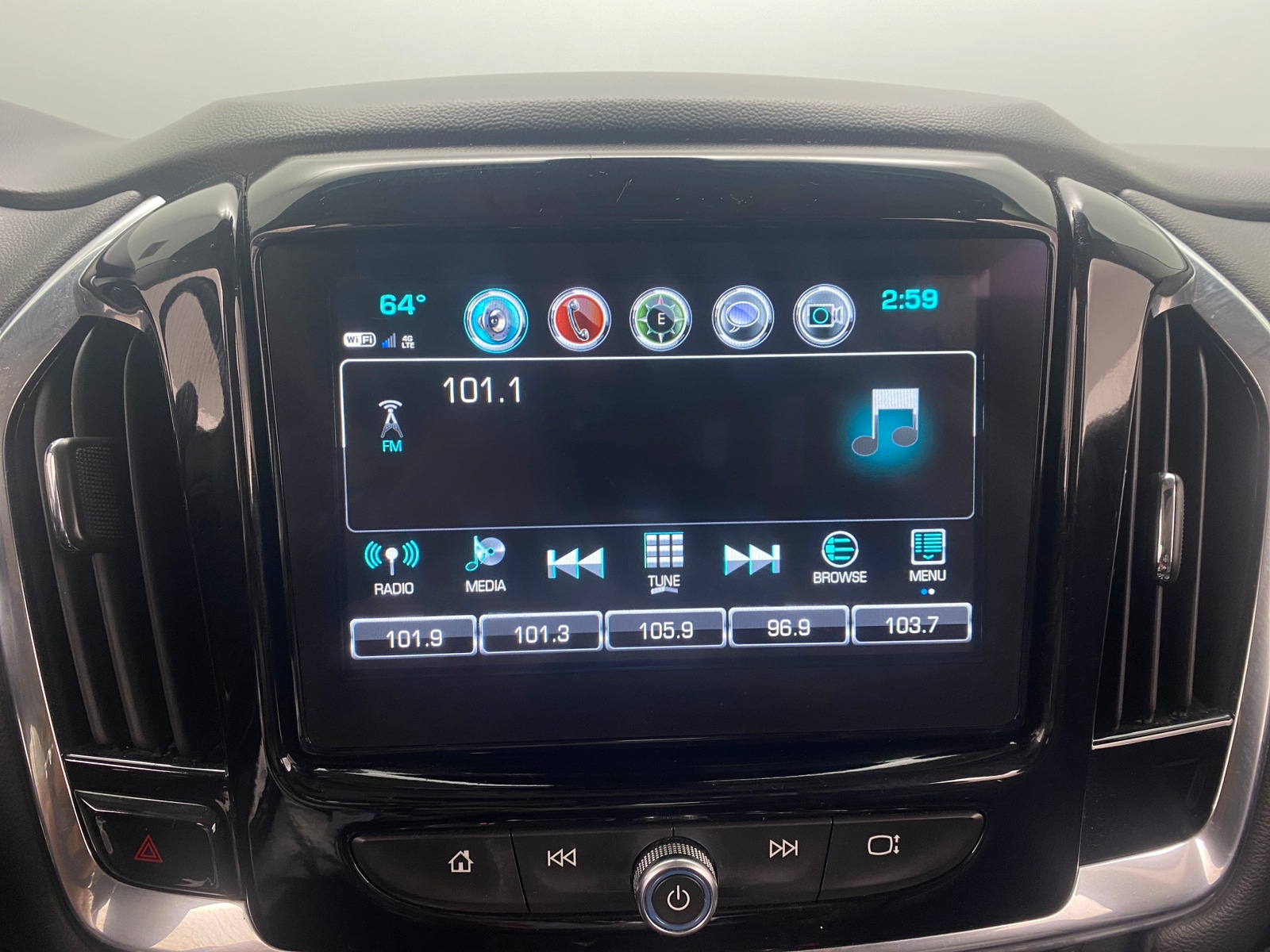 Thumbnail: 2018 Chevrolet Traverse - 3