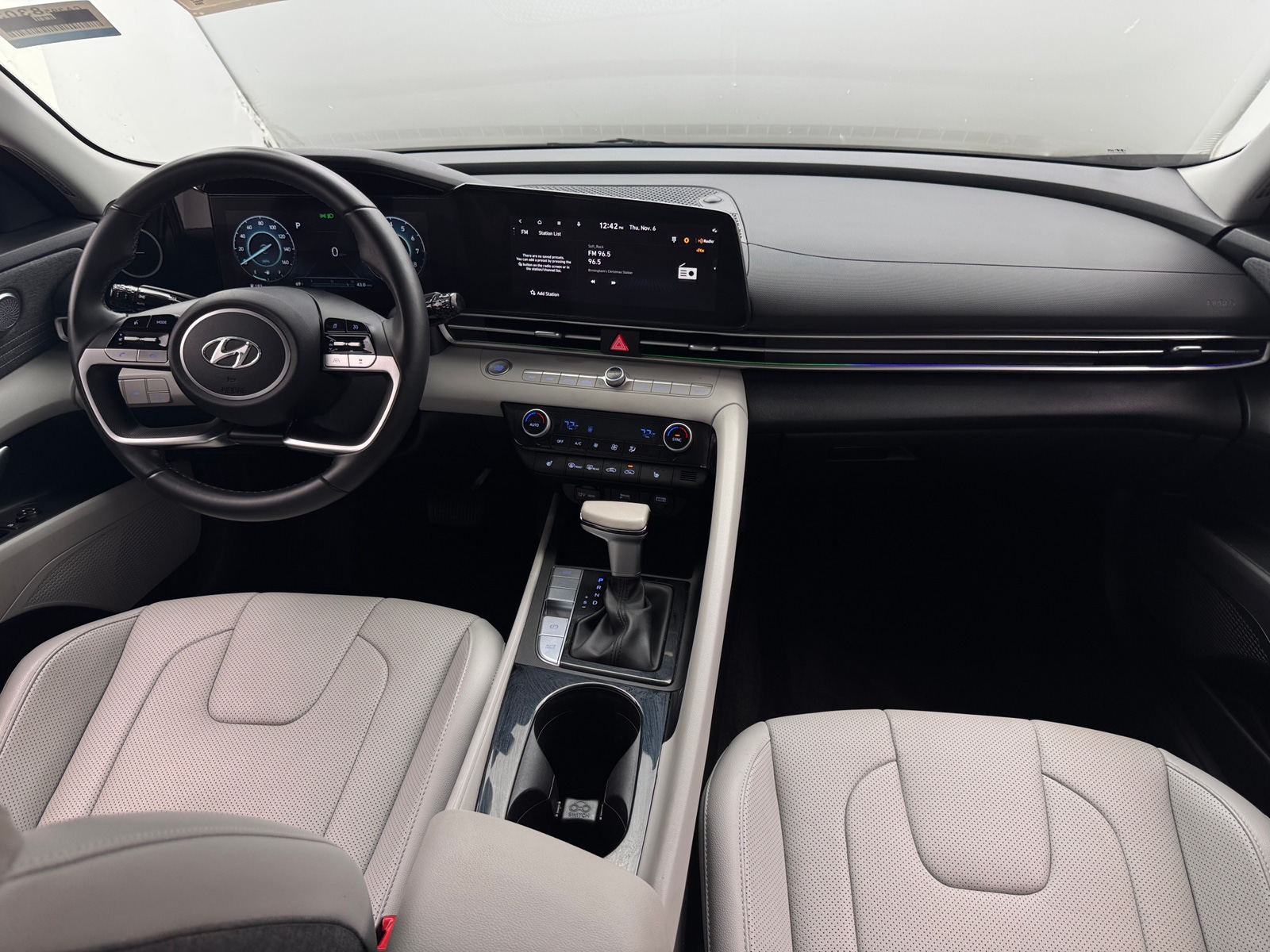 Thumbnail: 2023 Hyundai Elantra - 2