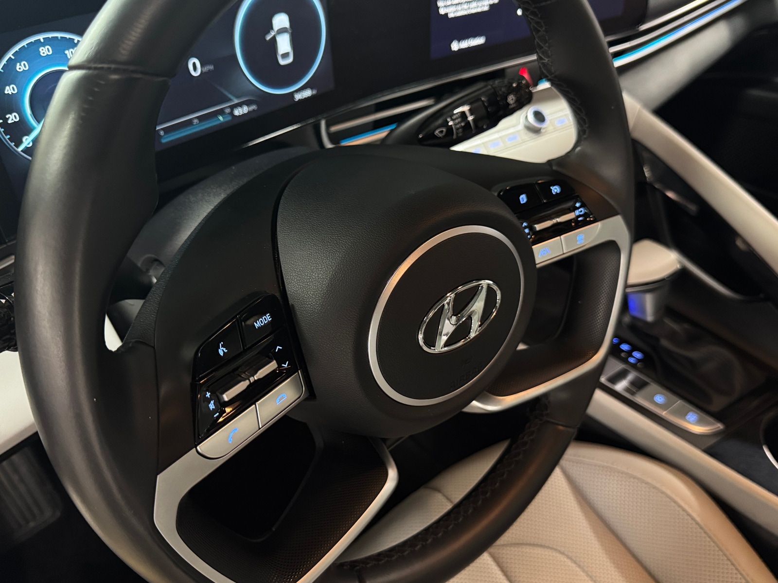 Thumbnail: 2023 Hyundai Elantra - 4