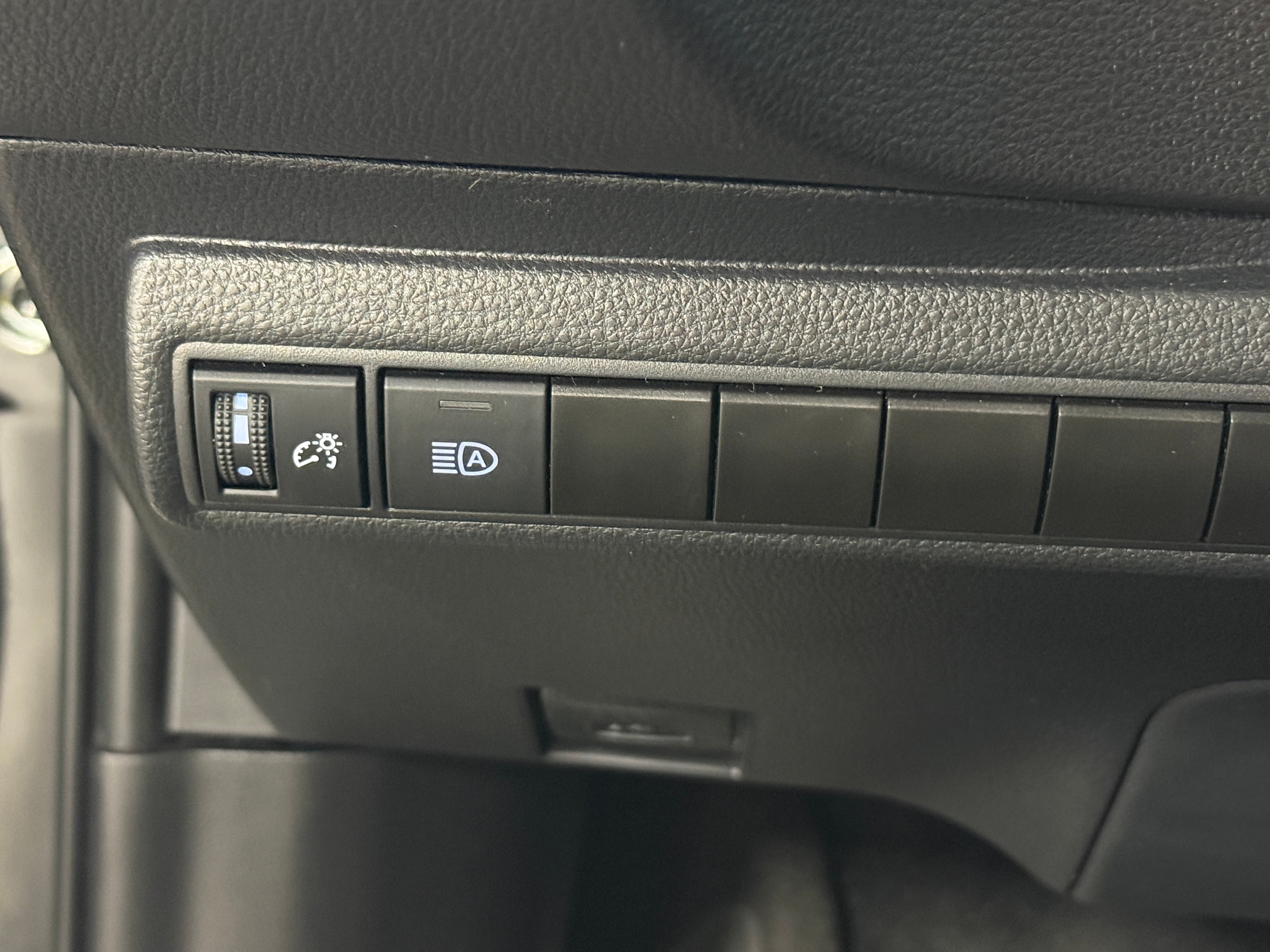 Used 2022 Toyota Corolla LE with VIN 5YFEPMAEXNP346394 for sale in Northfield, Minnesota