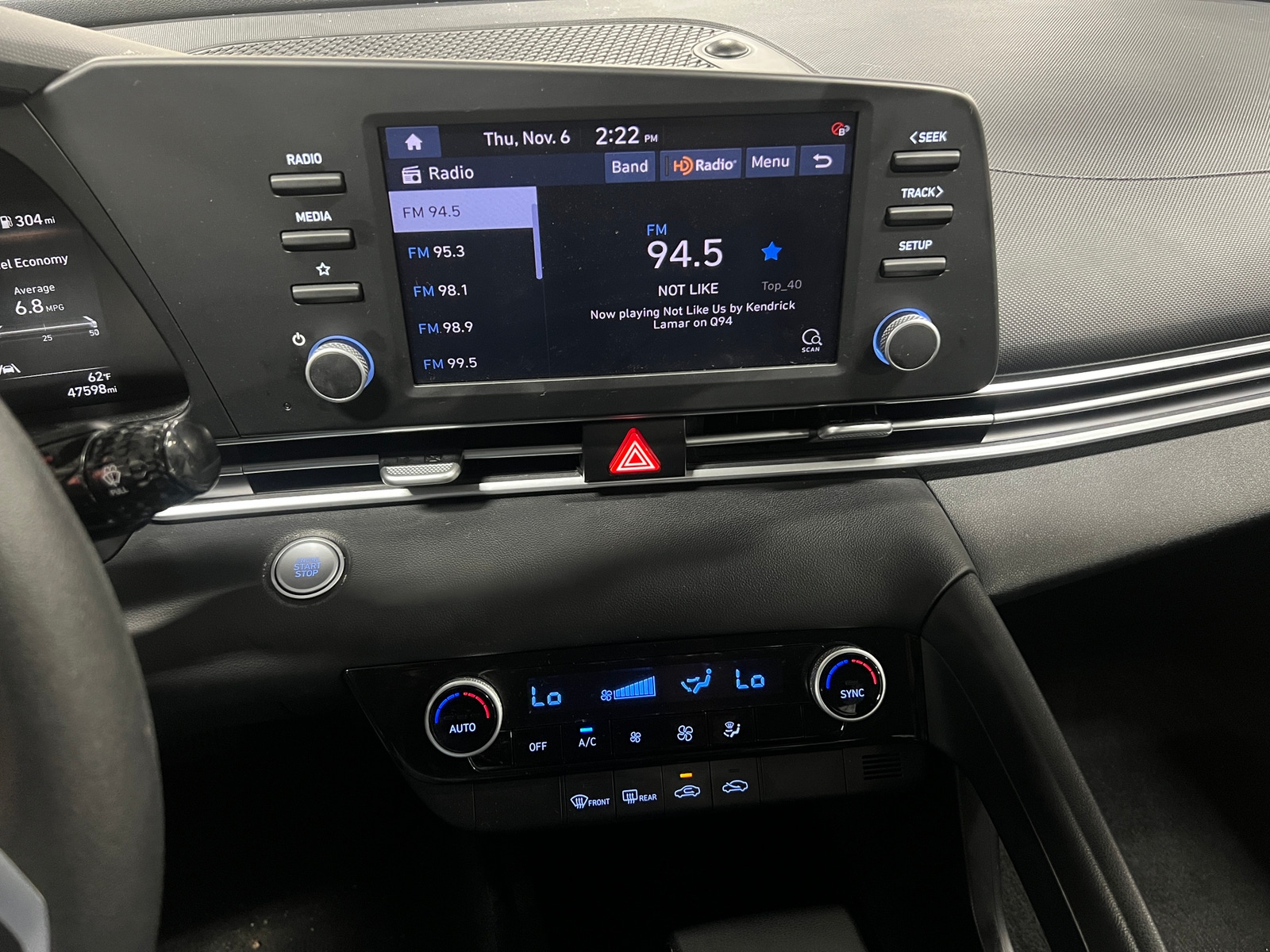 Thumbnail: 2022 Hyundai Elantra - 4