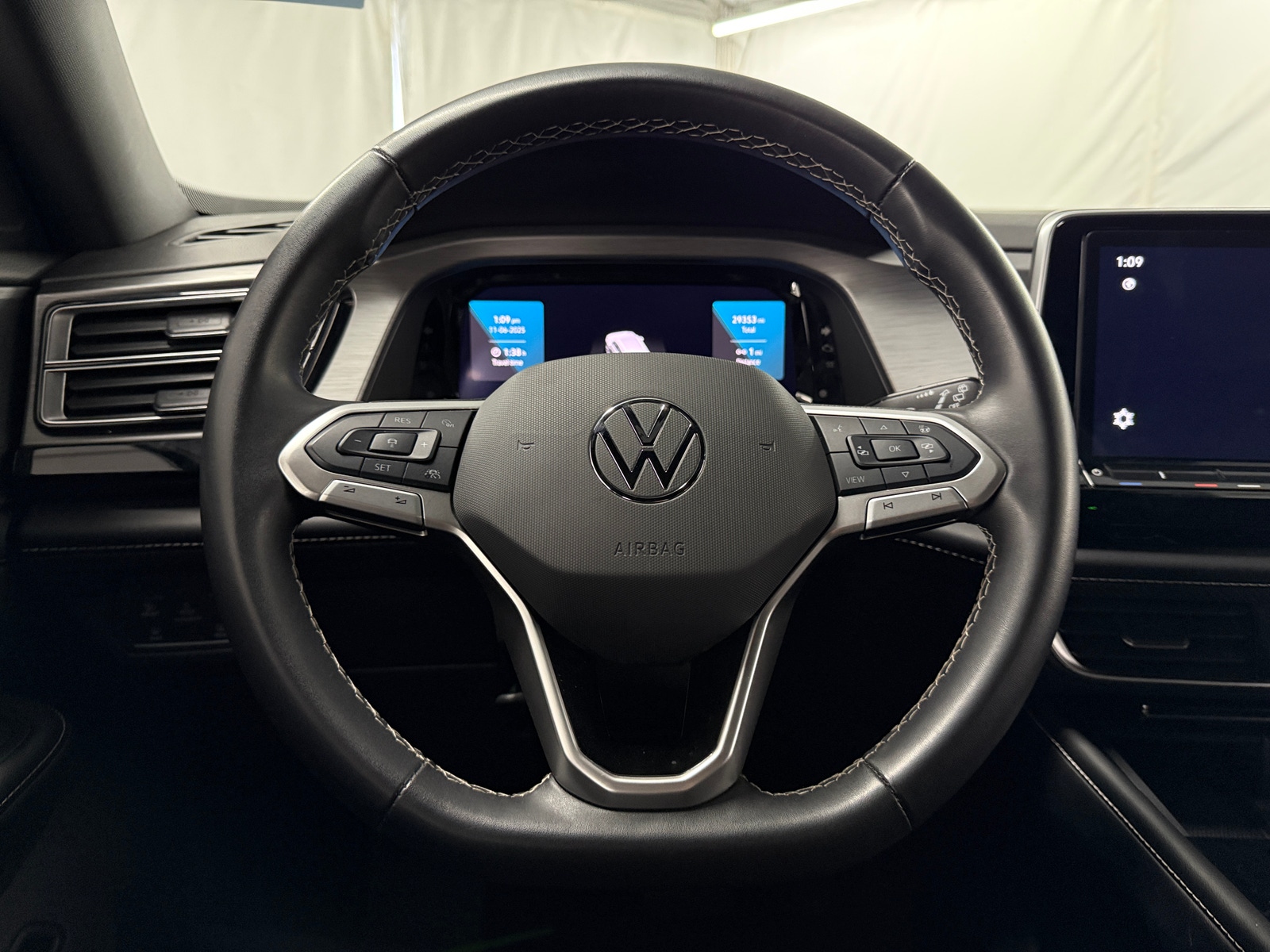 Thumbnail: 2024 Volkswagen Atlas - 4