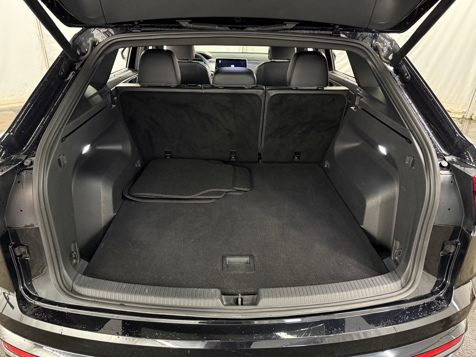 Thumbnail: 2024 Volkswagen Atlas - 6