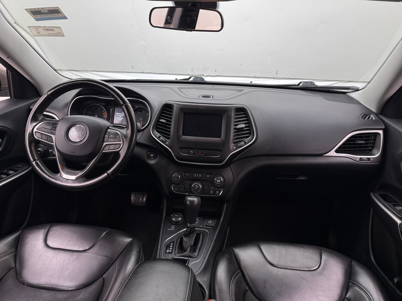 Thumbnail: 2019 Jeep Cherokee - 3