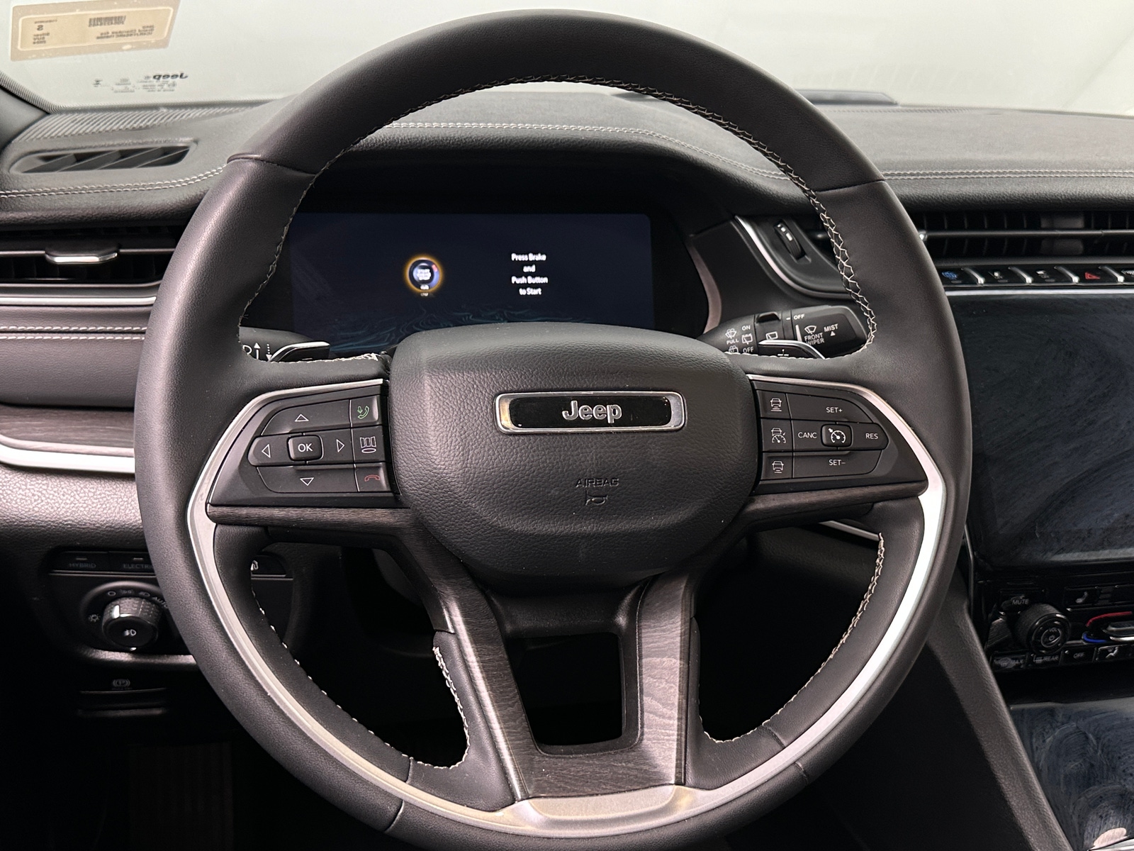 Thumbnail: 2024 Jeep Grand Cherokee - 4