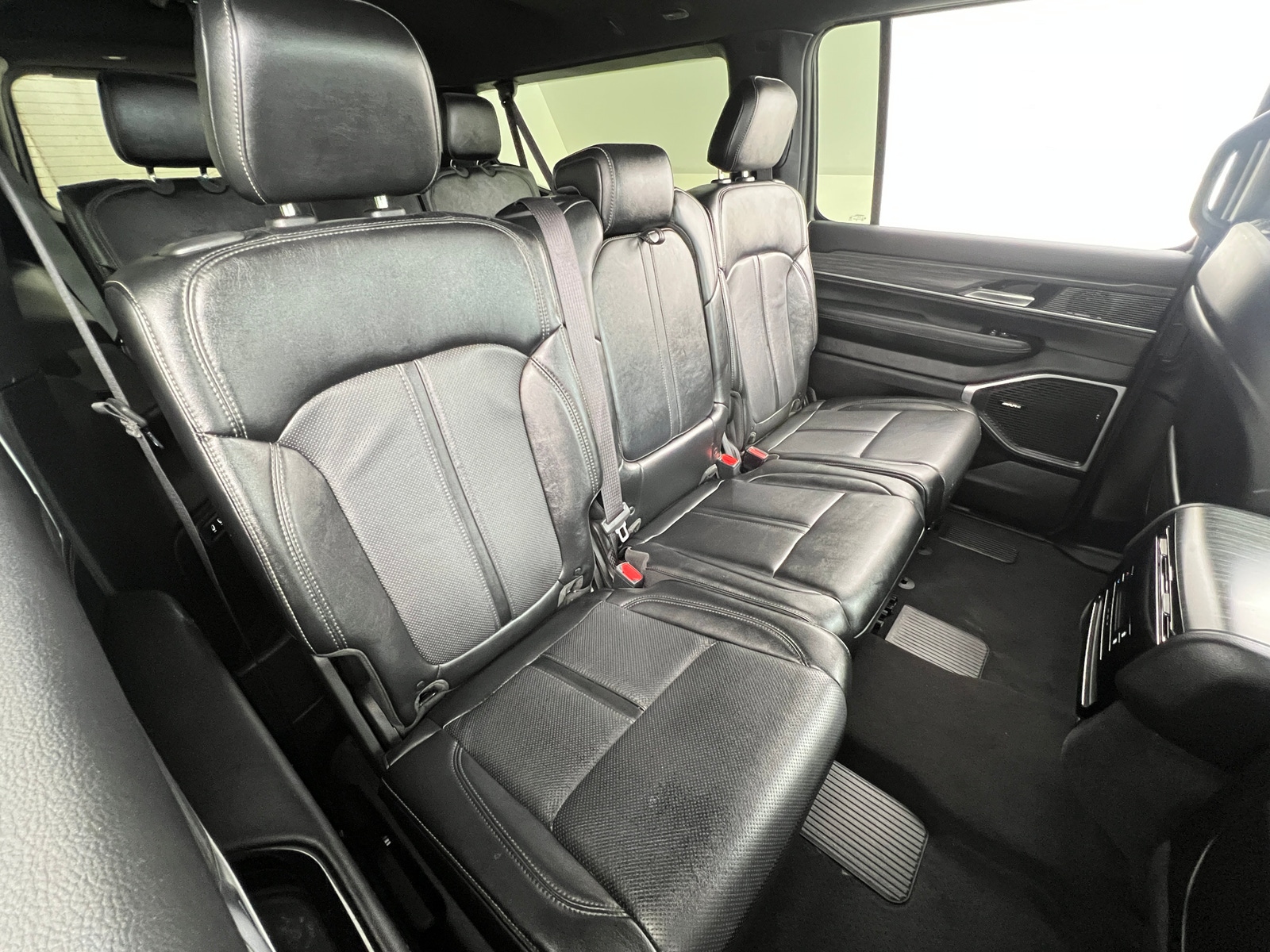 Thumbnail: 2024 Jeep Wagoneer - 5