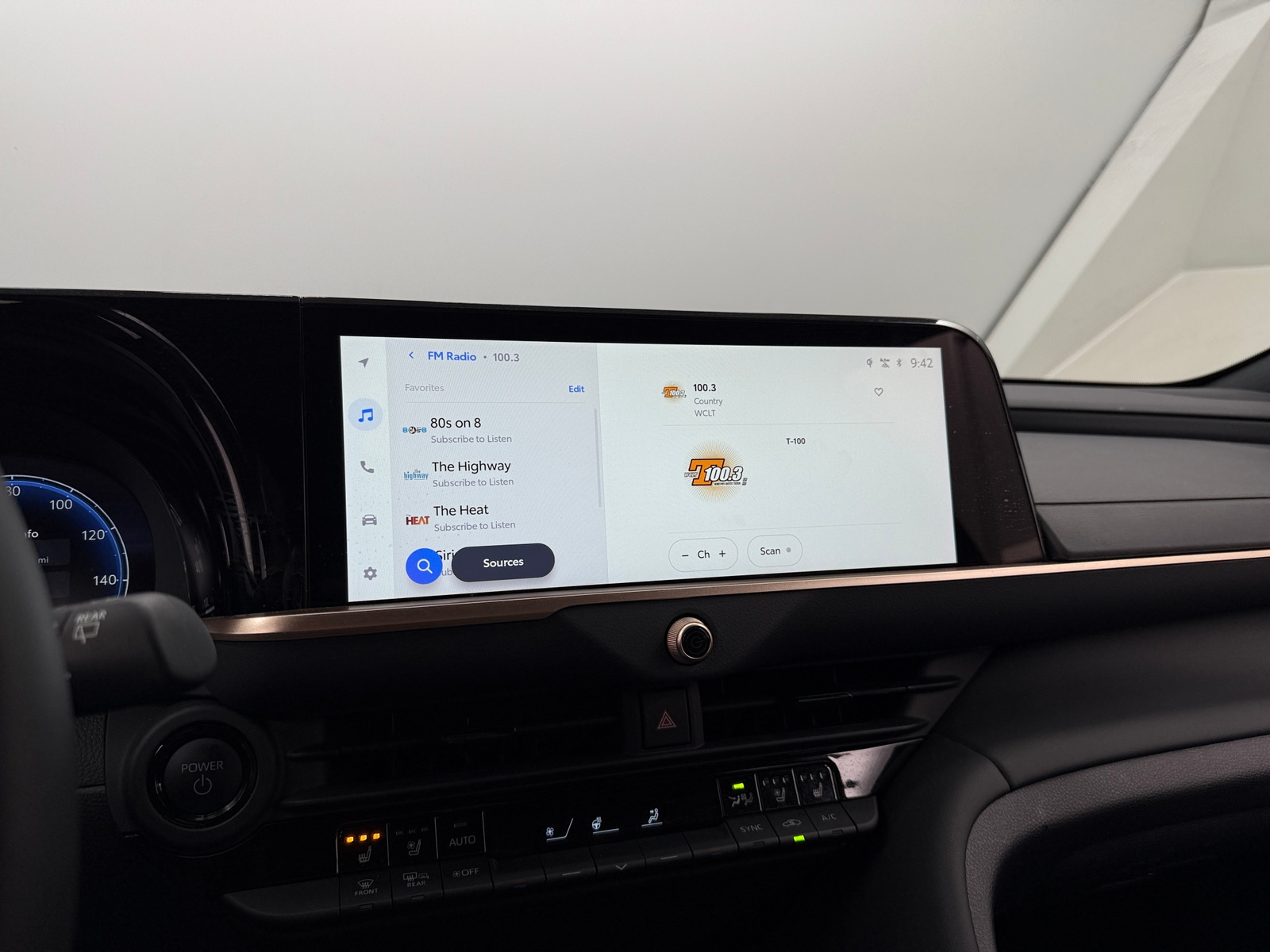 Thumbnail: 2025 Toyota Crown Signia - 3