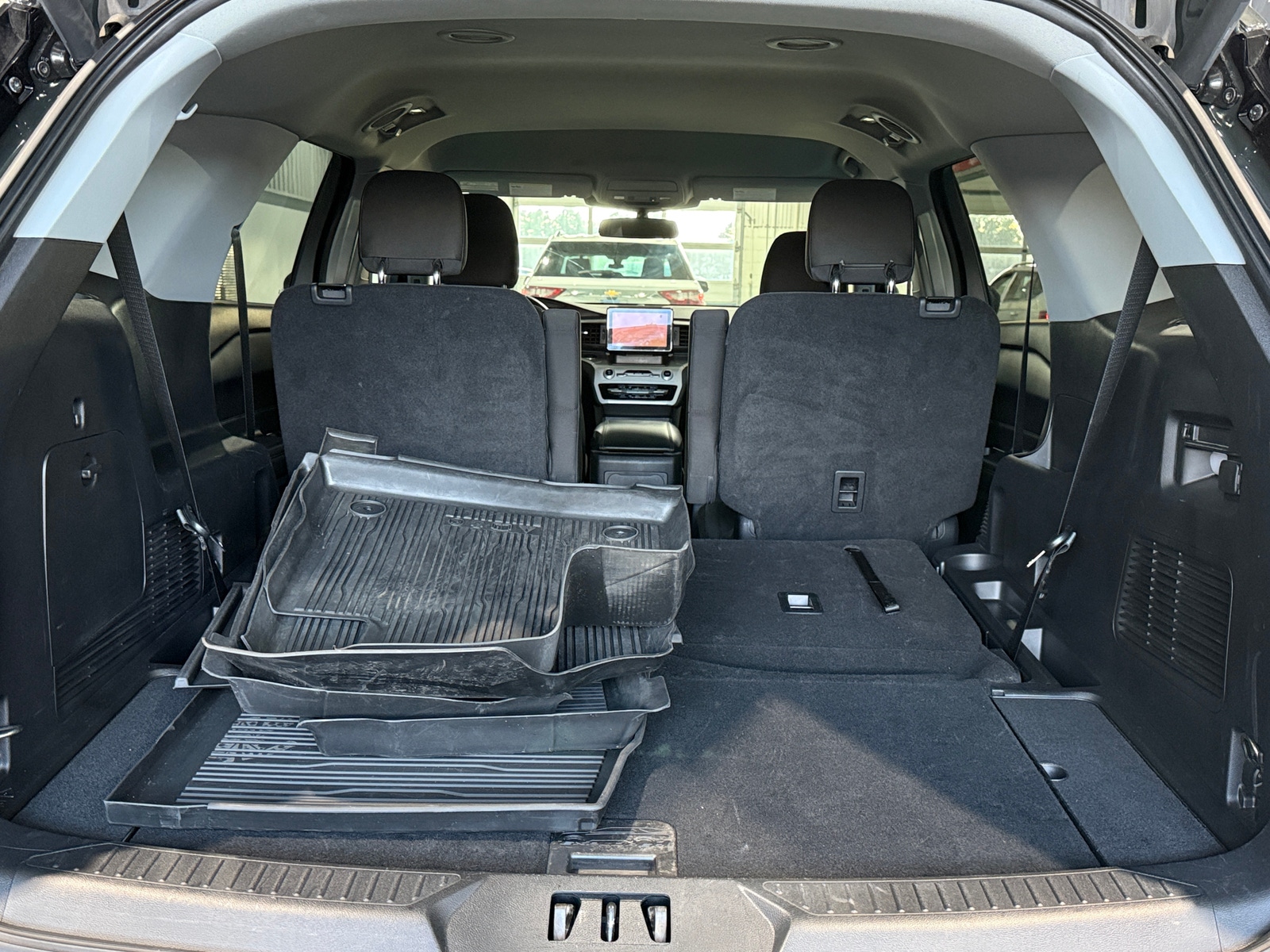 Thumbnail: 2022 Ford Explorer - 7