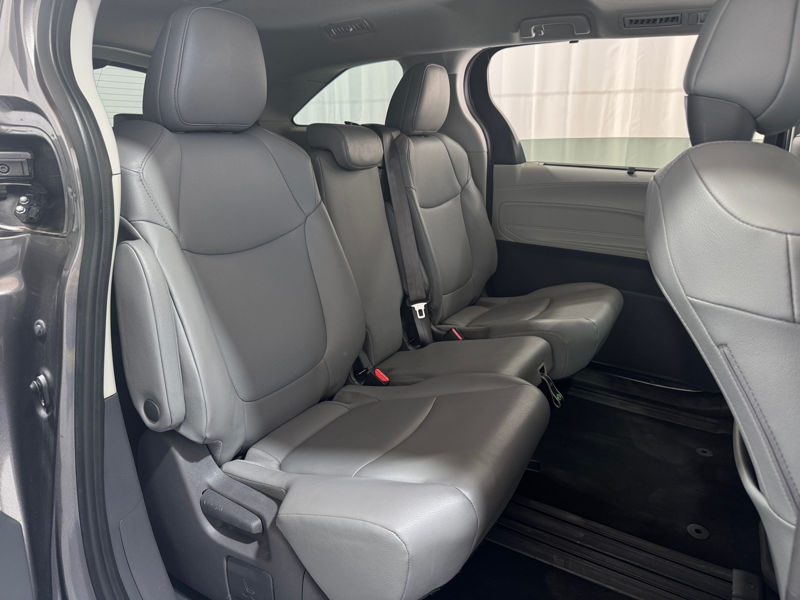 Thumbnail: 2021 Toyota Sienna - 5