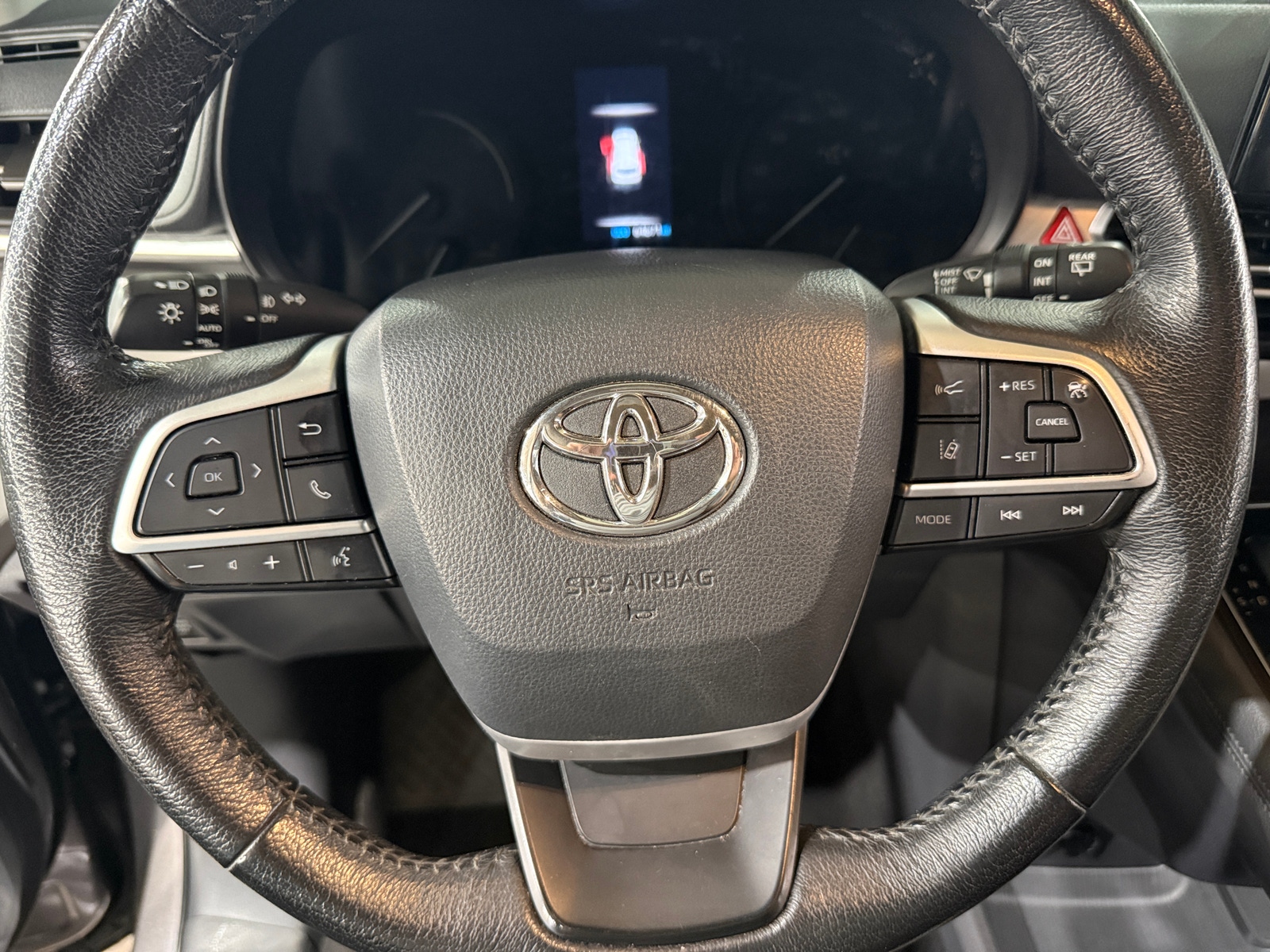 Thumbnail: 2021 Toyota Sienna - 4