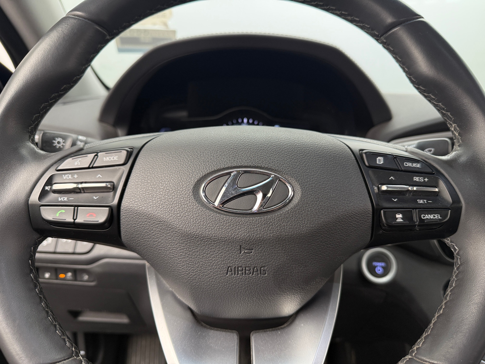 Thumbnail: 2019 Hyundai Ioniq - 4